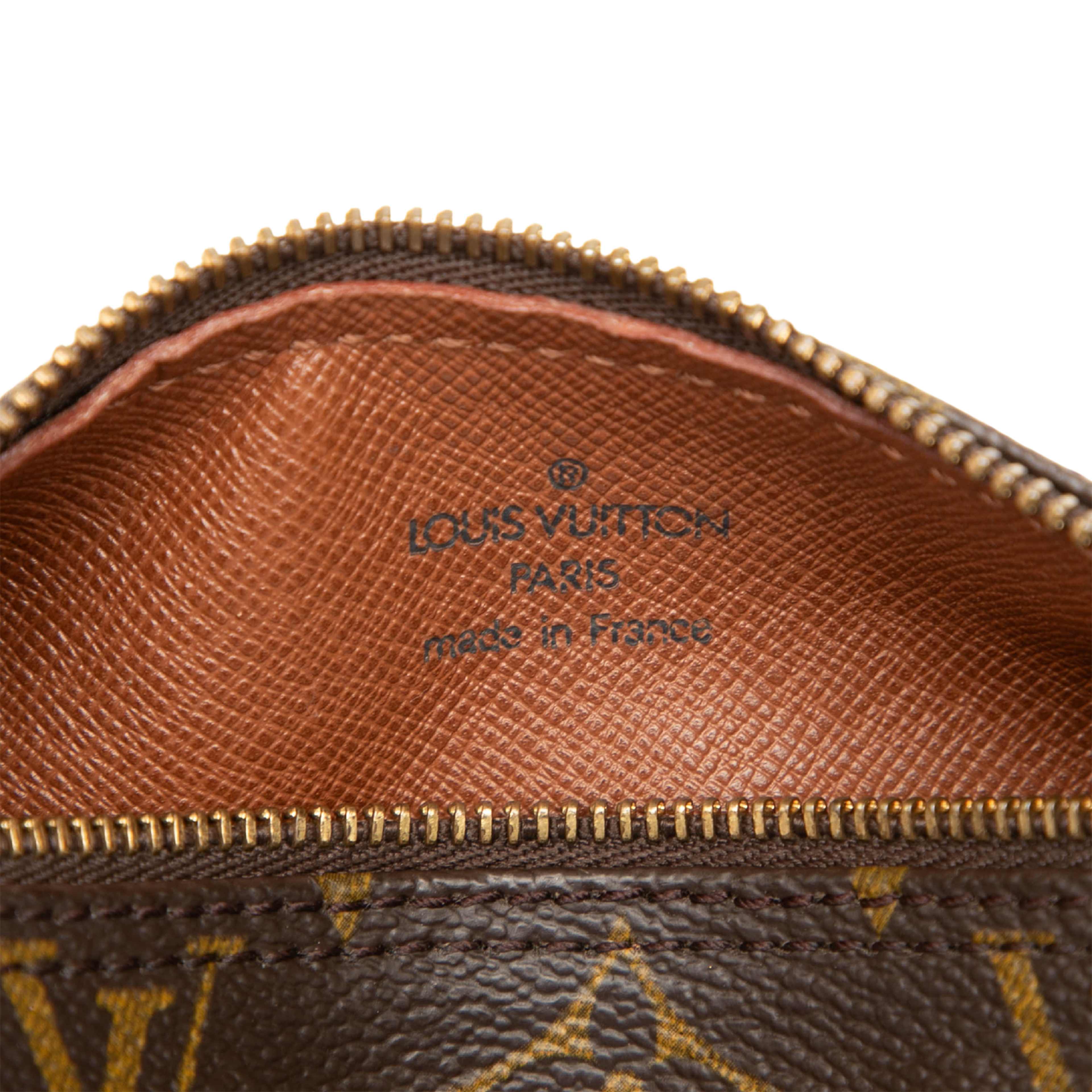 Louis Vuitton Monogram Papillon Pochette, från Luxclusif, i färgen brun. Klicka för att öppna bilden i stort format