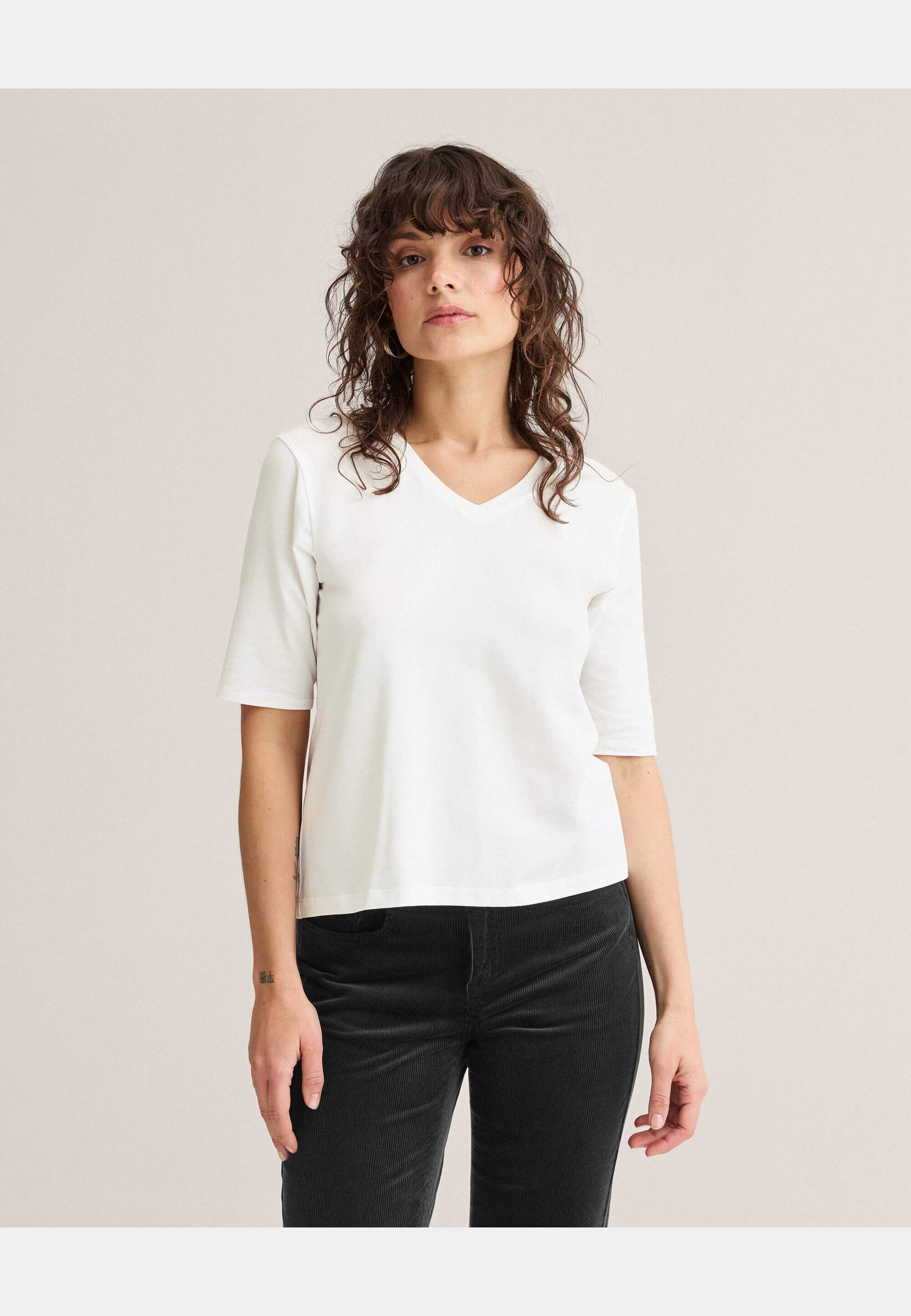 Nike V-neck Top, från Newhouse, i färgen offwhite. Klicka för att öppna bilden i stort format