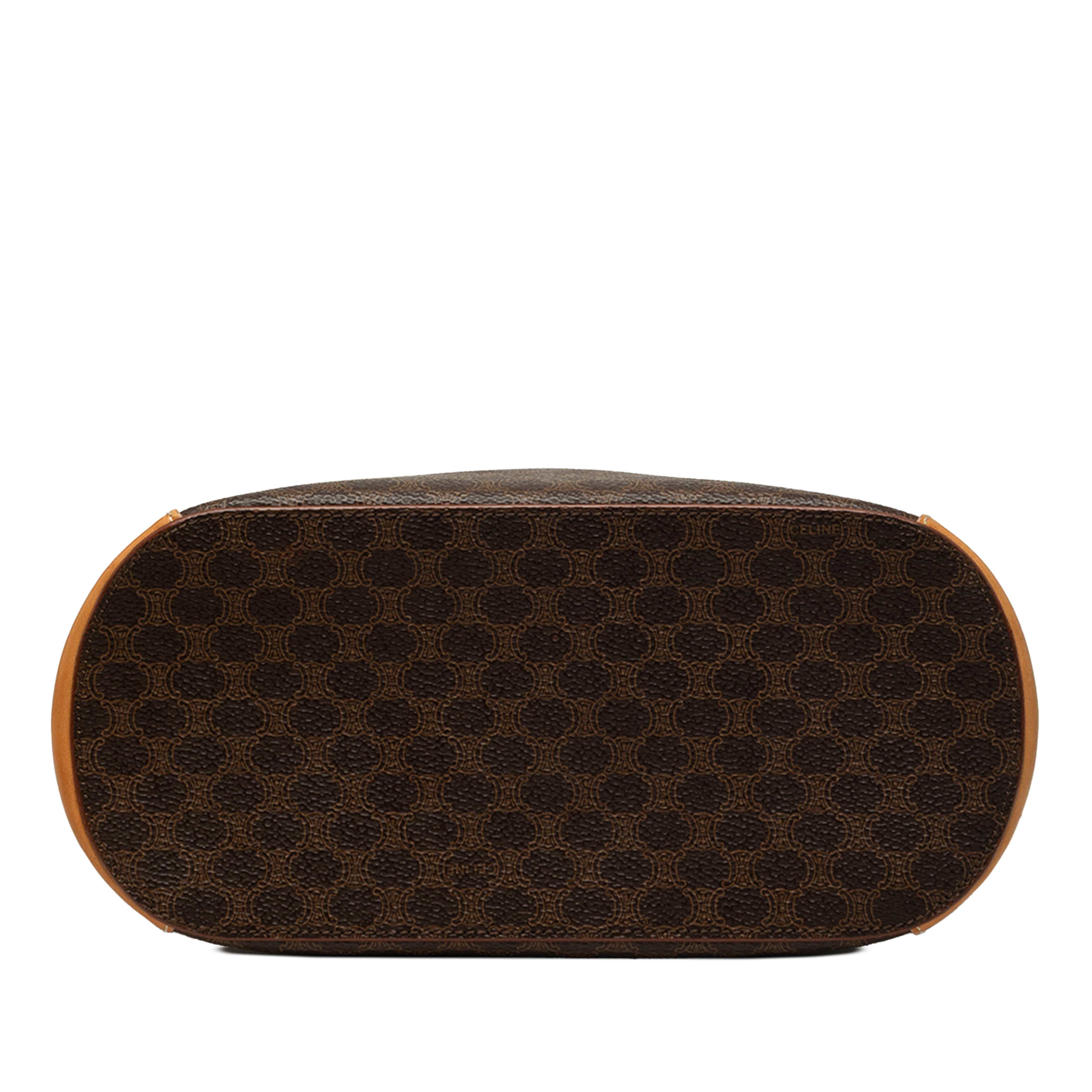 Celine Macadam Coated Canvas Tote, från Luxclusif, i färgen brun. Klicka för att öppna bilden i stort format