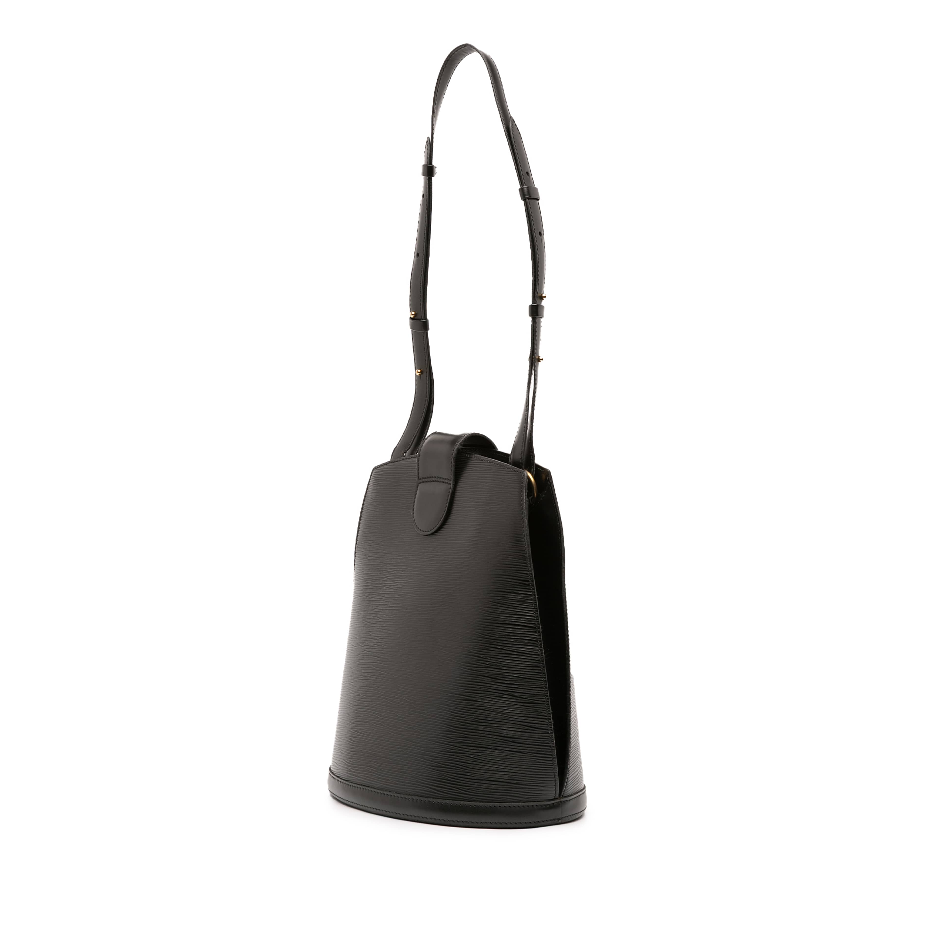 Louis Vuitton Epi Cluny, från Luxclusif, i färgen black. Klicka för att öppna bilden i stort format