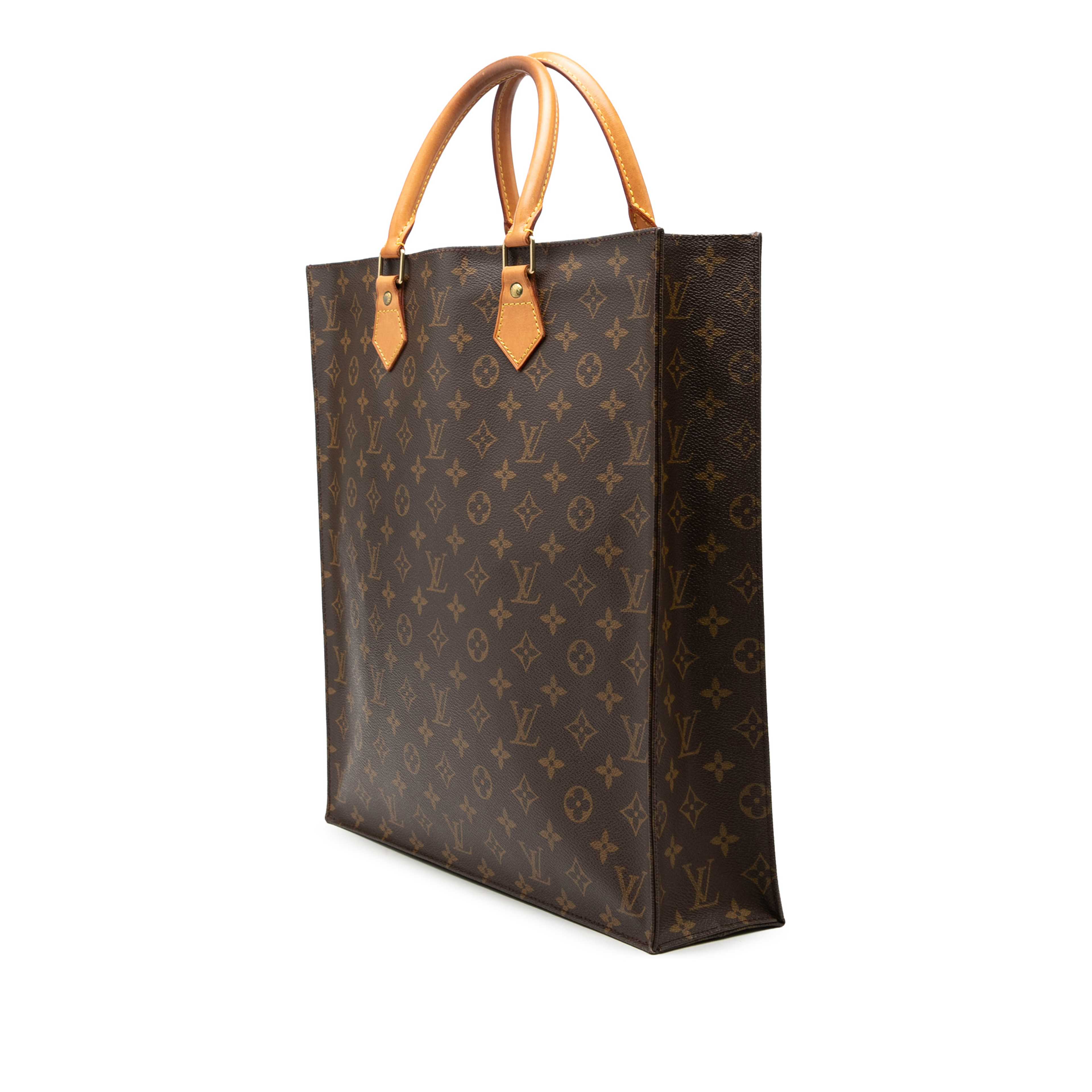 Louis Vuitton Monogram Sac Plat, från Luxclusif, i färgen brun. Klicka för att öppna bilden i stort format
