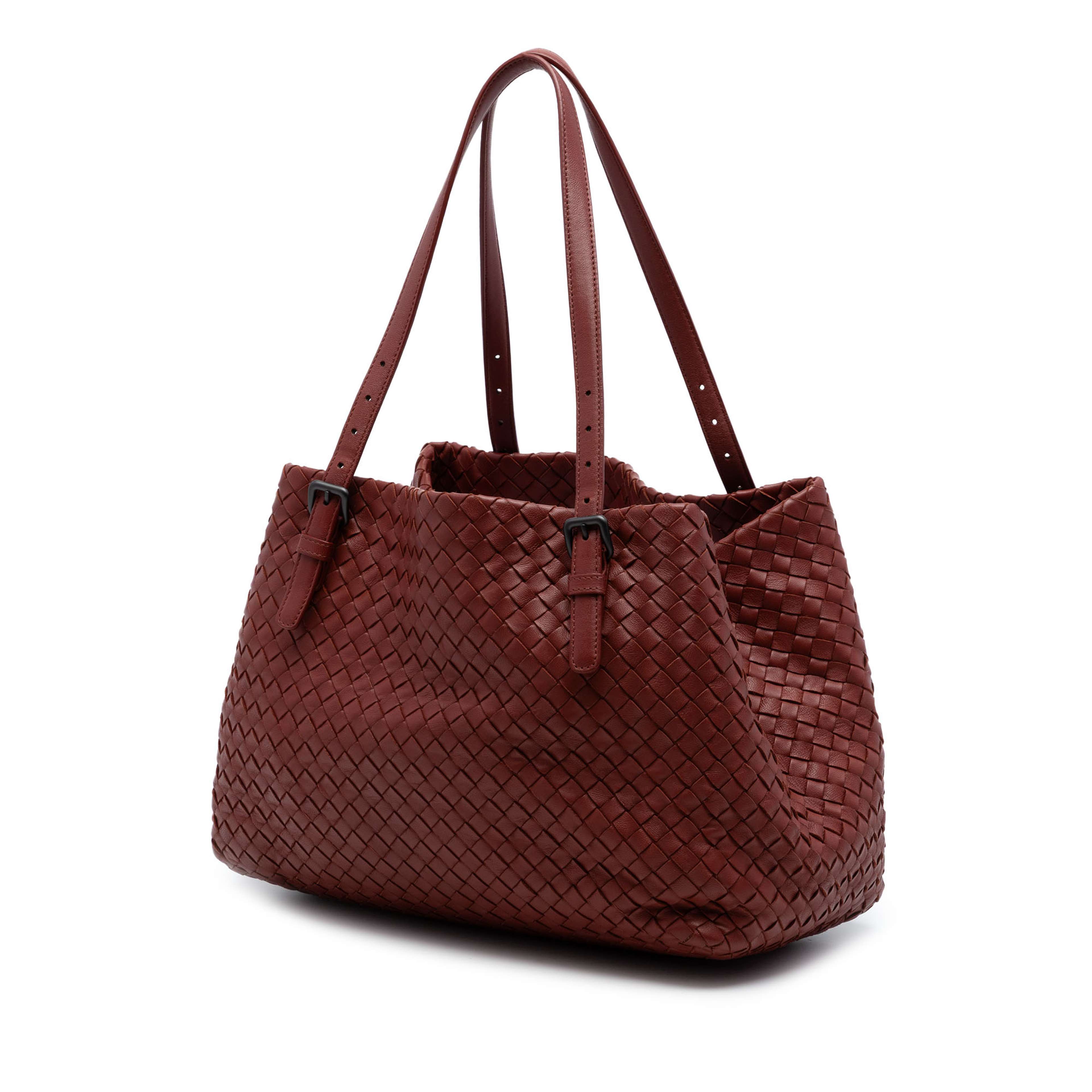 Bottega Veneta Medium Nappa Intrecciato Cesta Tote, från Luxclusif, i färgen brick. Klicka för att öppna bilden i stort format