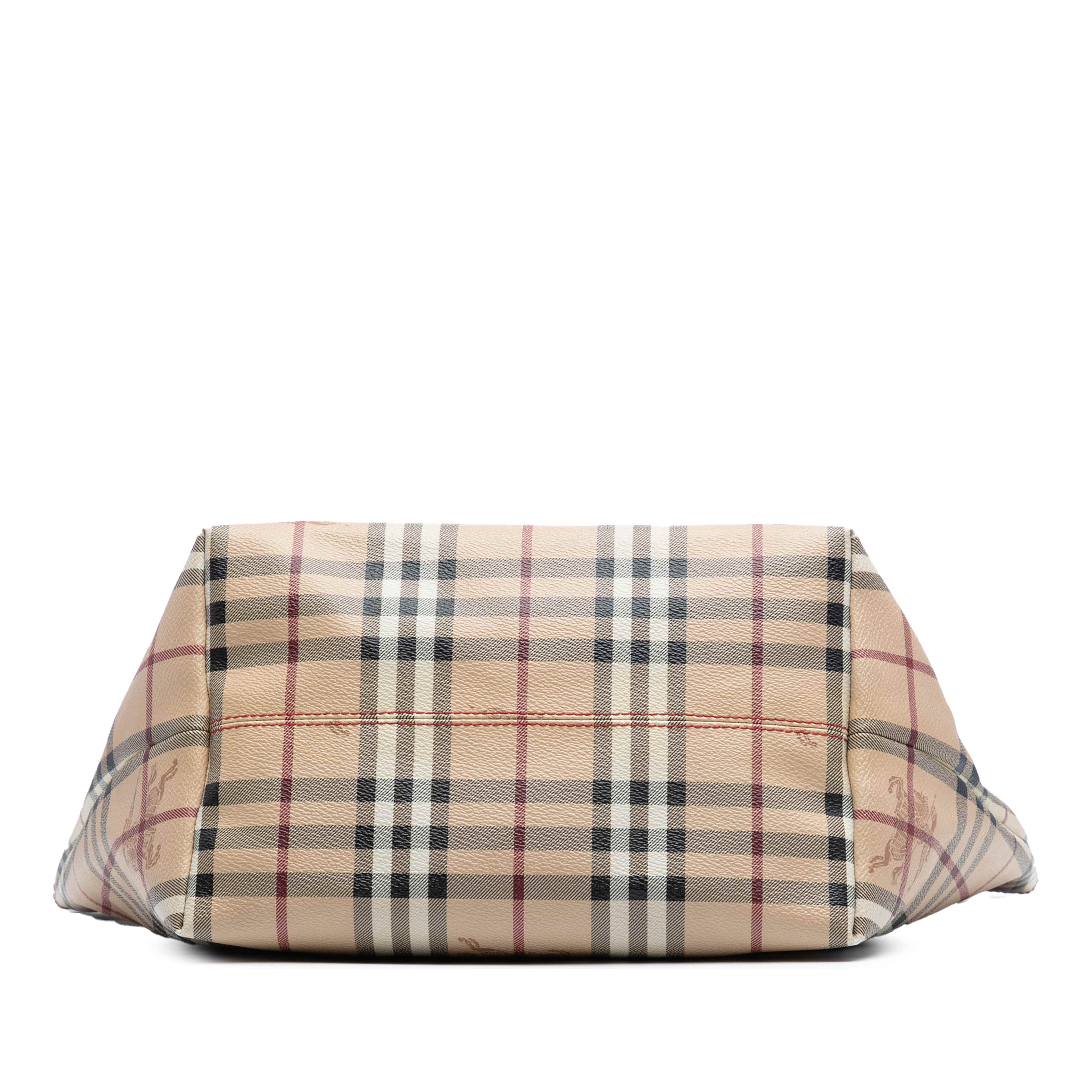 Burberry Small Haymarket Check Coated Canvas Salisbury Tote, från Luxclusif, i färgen beige. Klicka för att öppna bilden i stort format