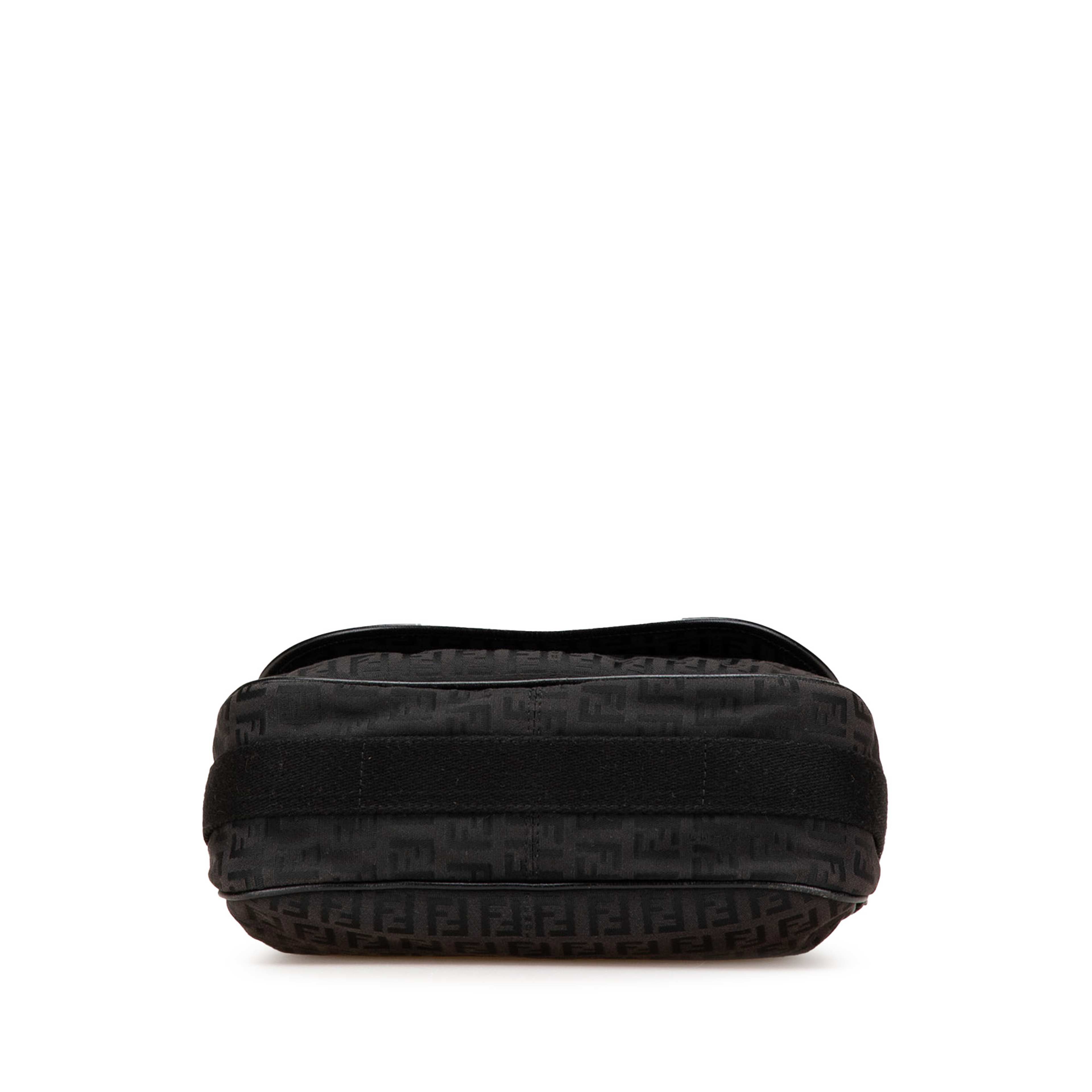 Fendi Zucchino Canvas Crossbody, från Luxclusif, i färgen black. Klicka för att öppna bilden i stort format