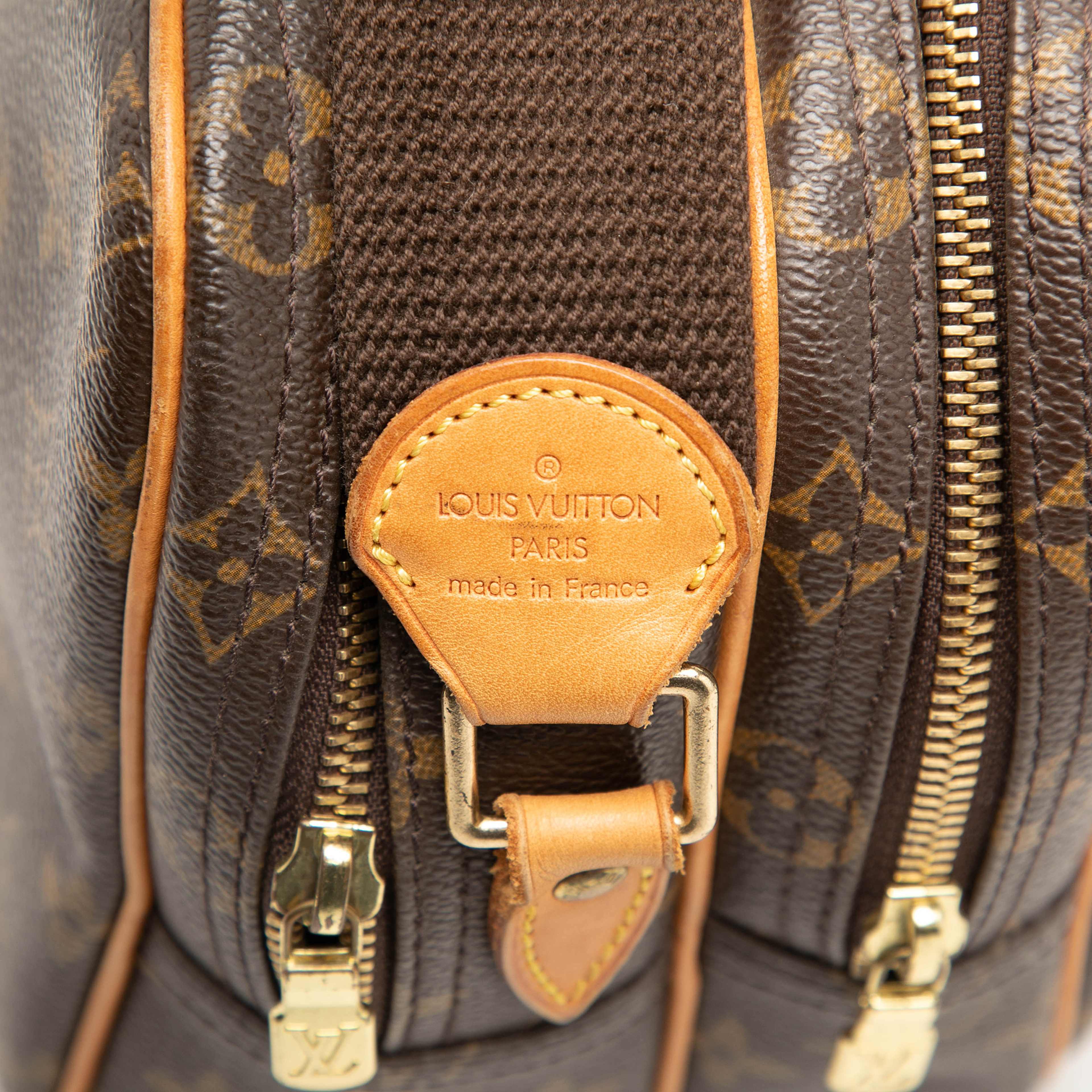 Louis Vuitton Monogram Reporter Pm, från Luxclusif, i färgen brun. Klicka för att öppna bilden i stort format