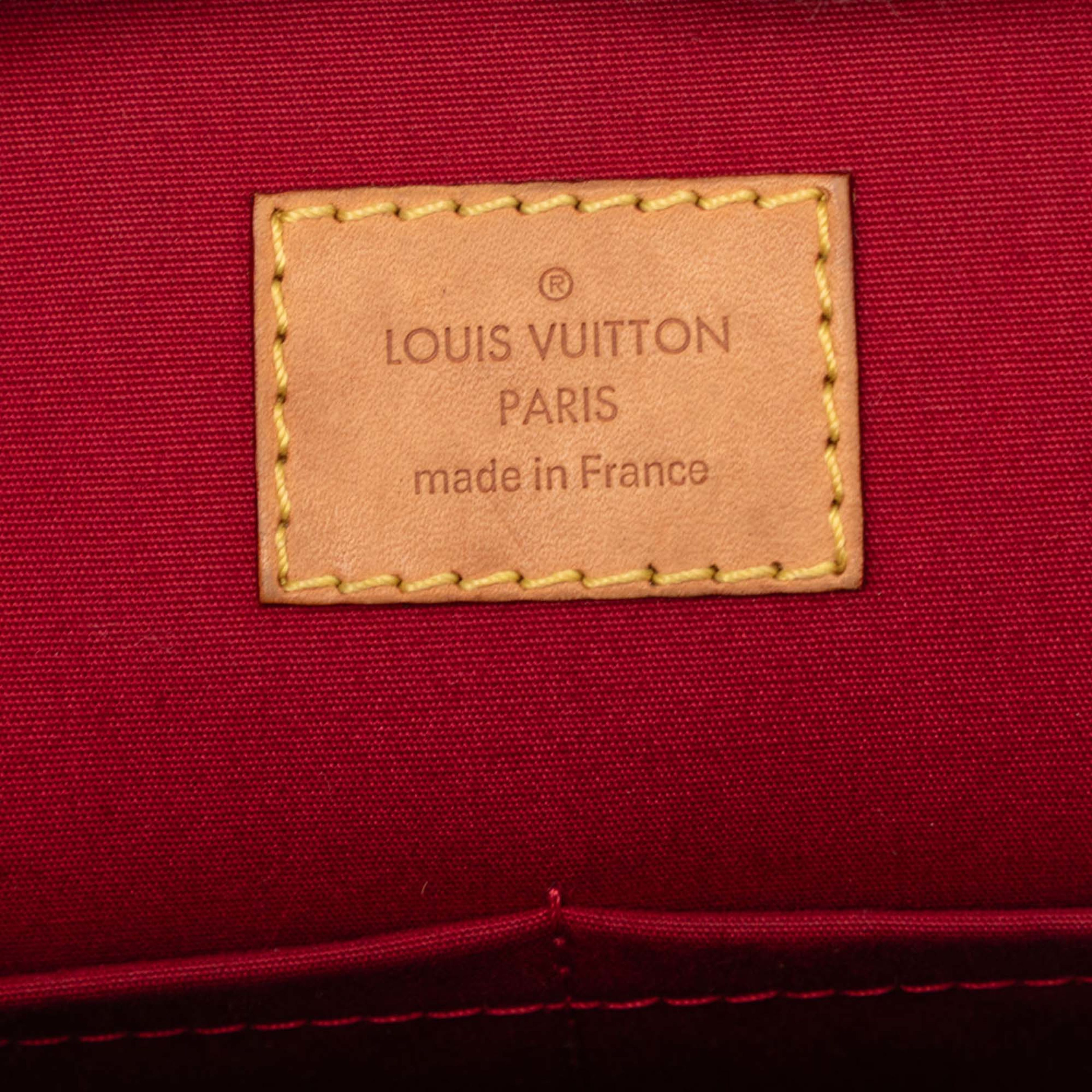 Louis Vuitton Monogram Vernis Alma Pm, från Luxclusif, i färgen red. Klicka för att öppna bilden i stort format