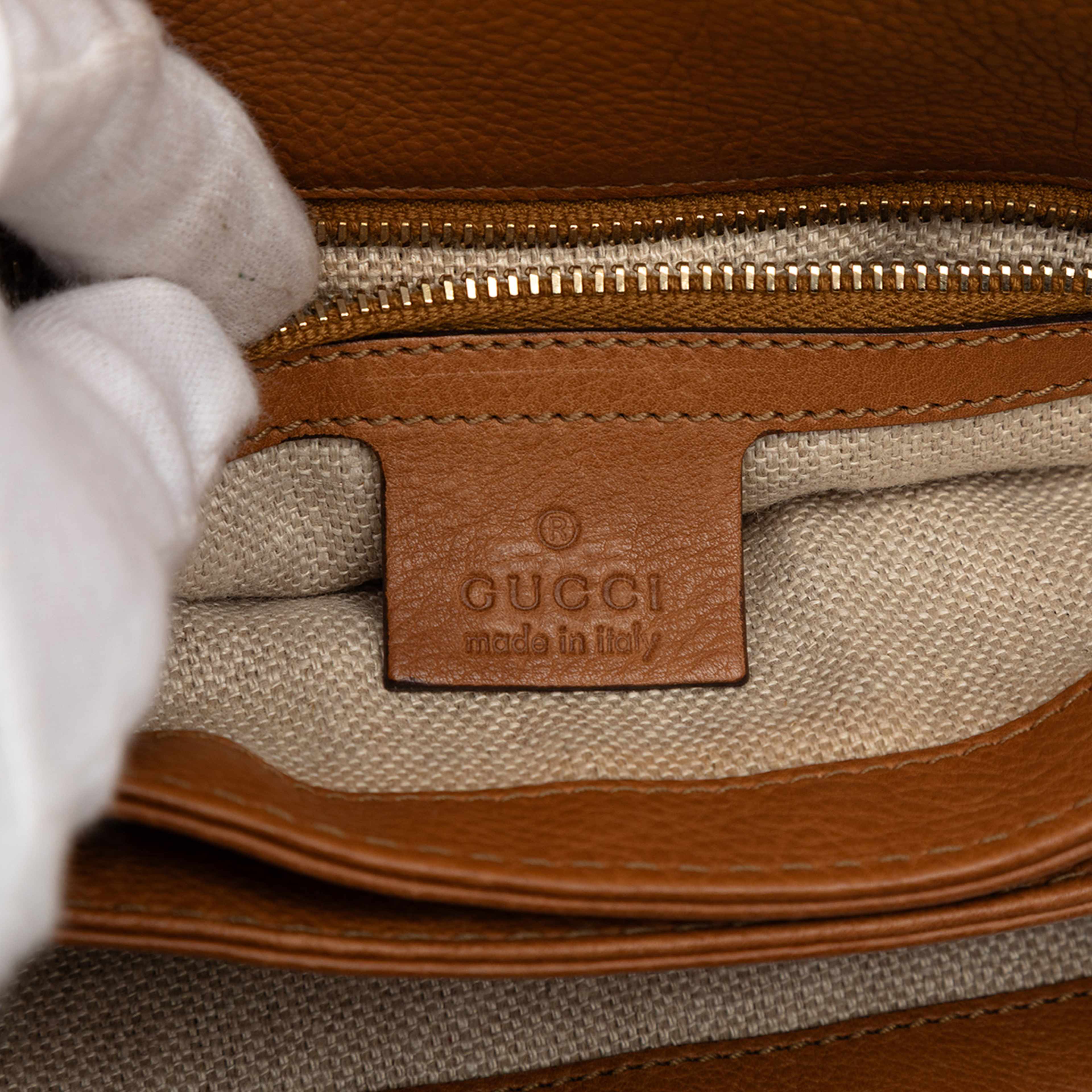 Gucci Gg Canvas Marrakech Crossbody, från Luxclusif, i färgen beige. Klicka för att öppna bilden i stort format