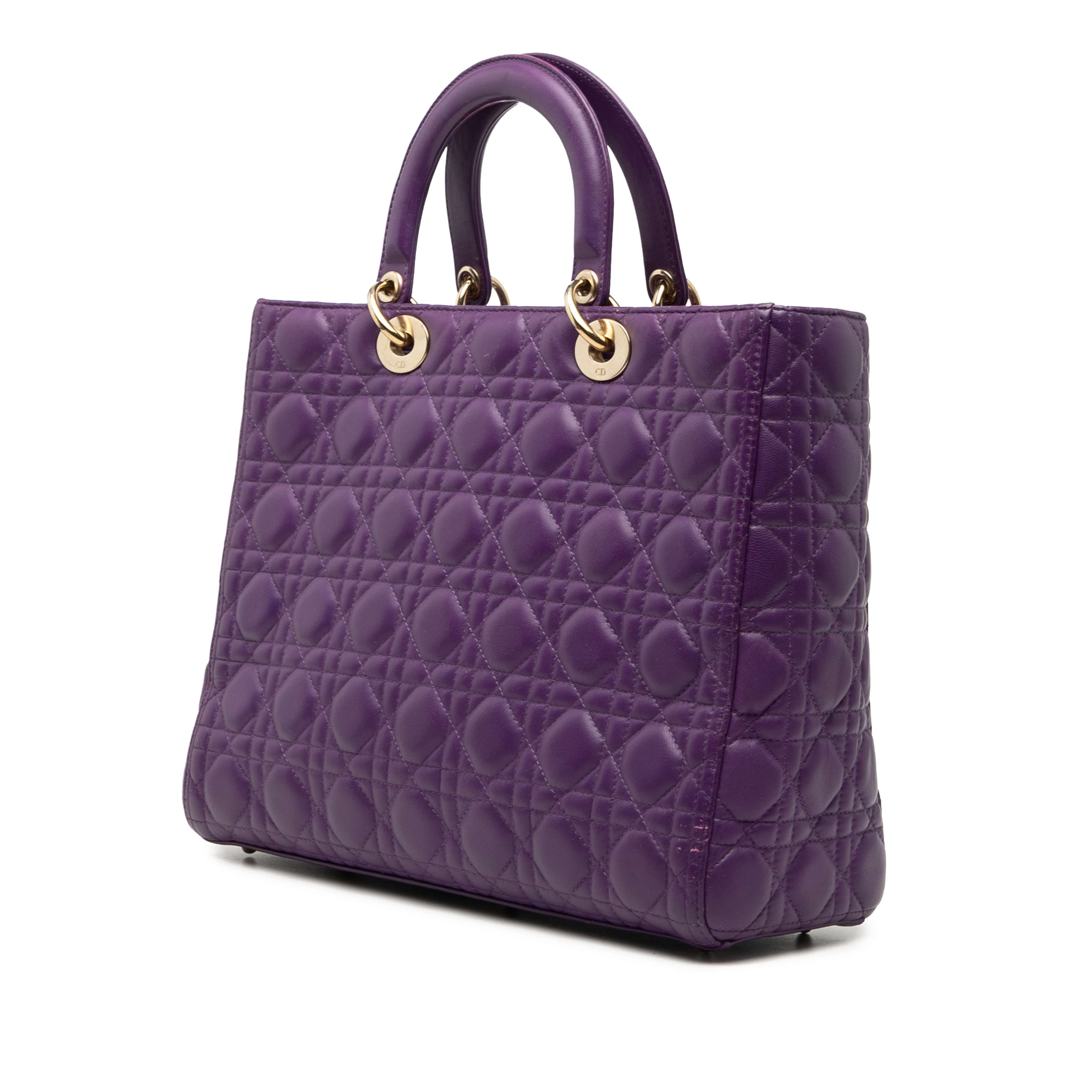 Dior Large Lambskin Cannage Lady Dior, från Luxclusif, i färgen purpur. Klicka för att öppna bilden i stort format