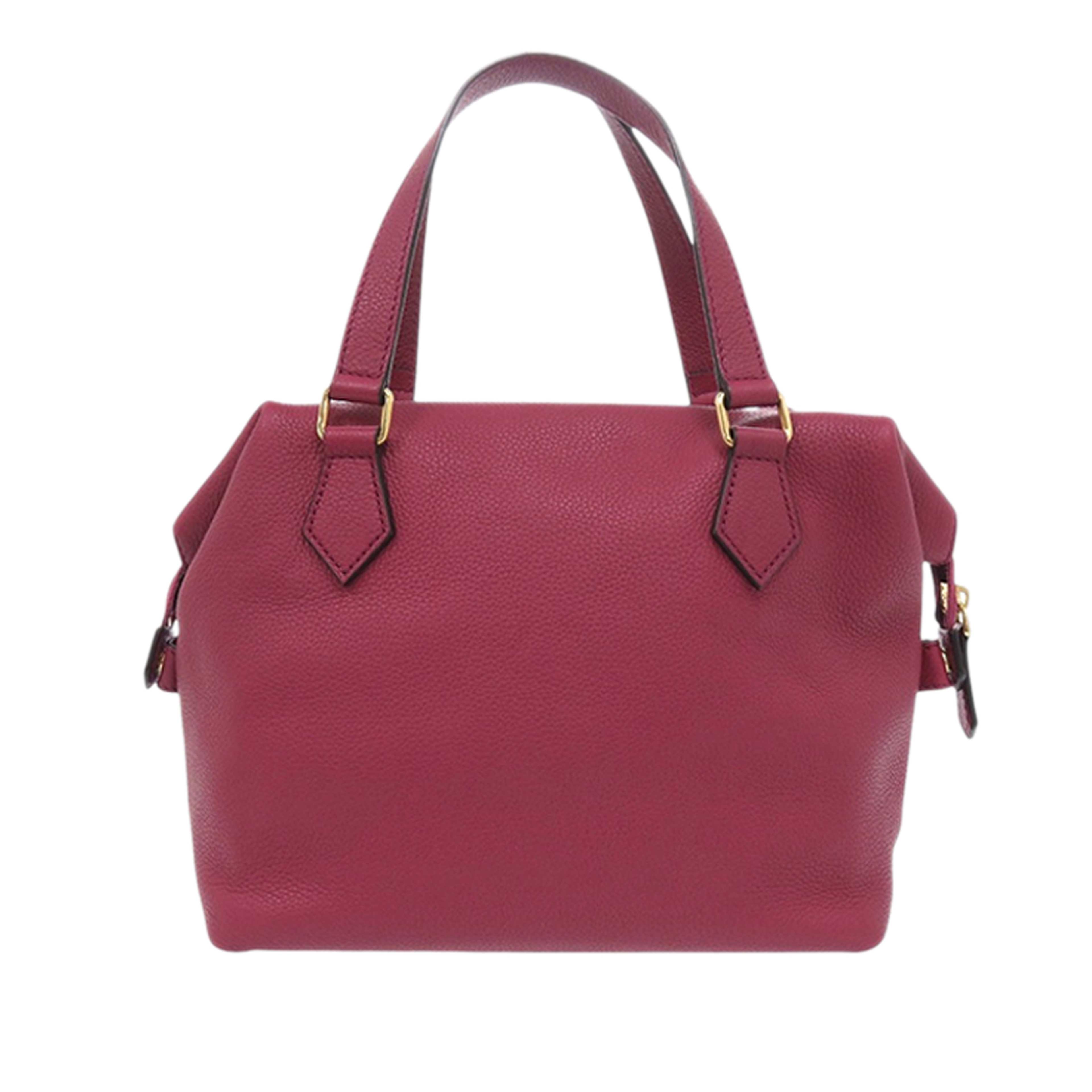 Fendi Small Leather Double Handle Tote, från Luxclusif, i färgen rosa. Klicka för att öppna bilden i stort format