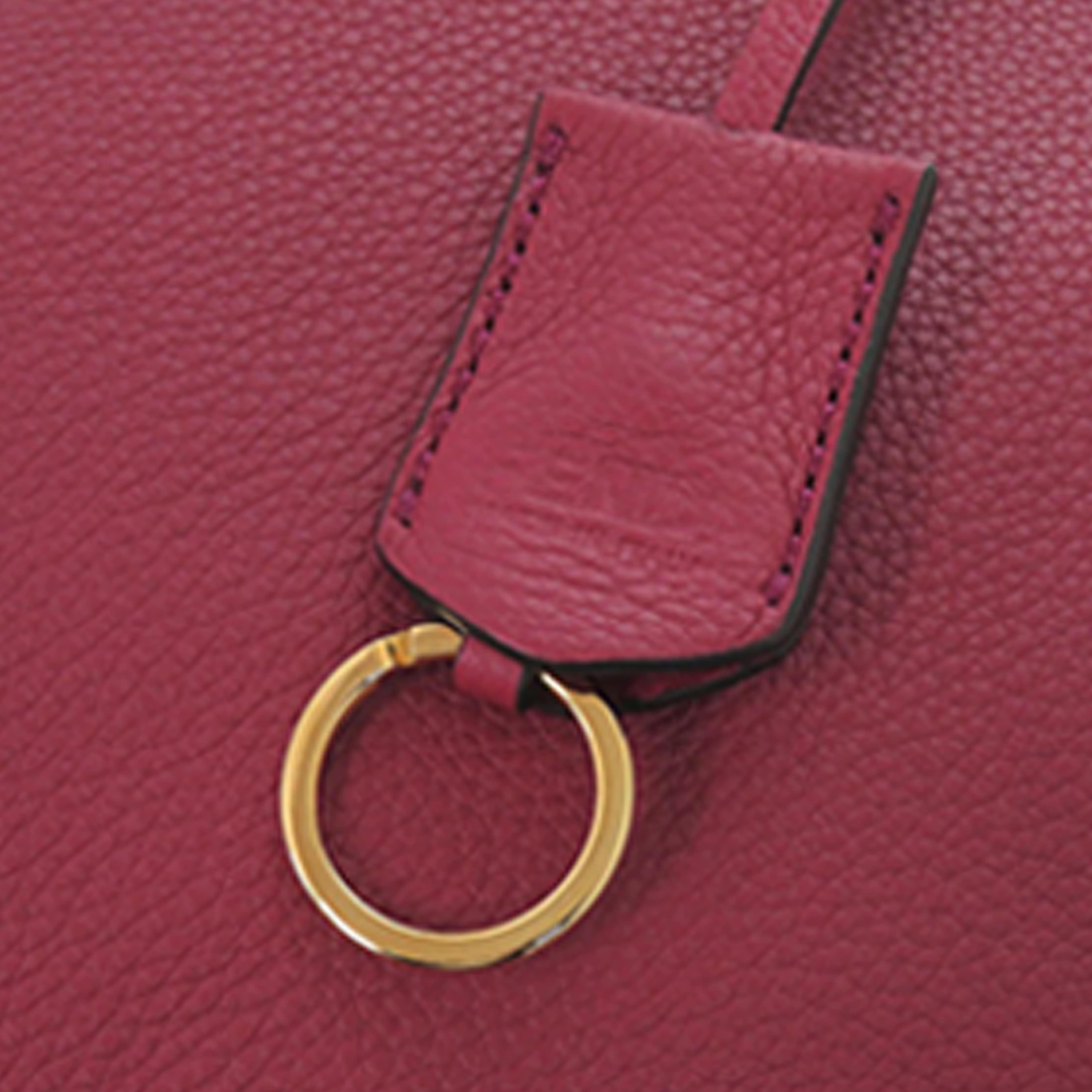 Fendi Small Leather Double Handle Tote, från Luxclusif, i färgen rosa. Klicka för att öppna bilden i stort format