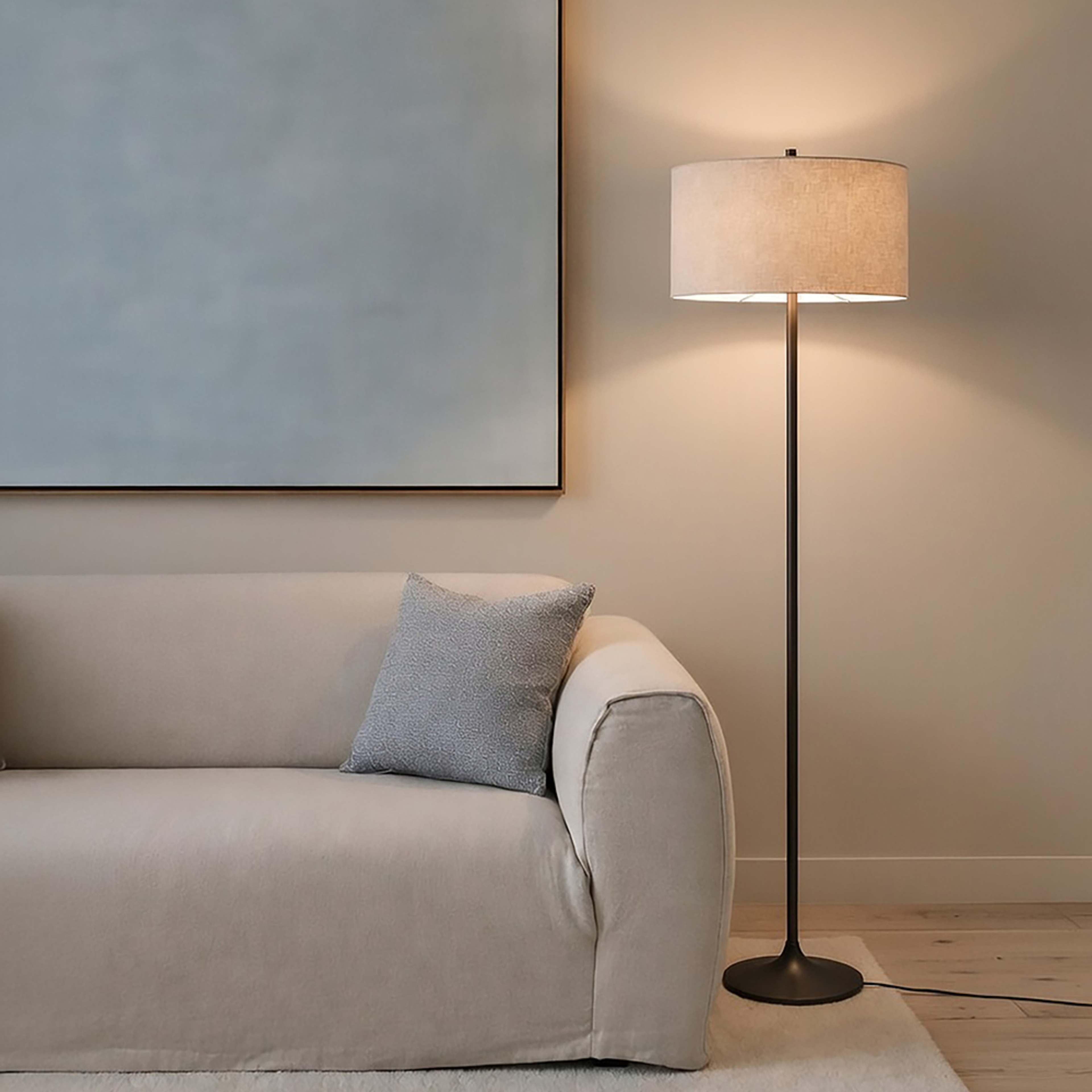 Golvlampa Soft Ø44, från Belid, i färgen linne natur/metallic bronze. Klicka för att öppna bilden i stort format