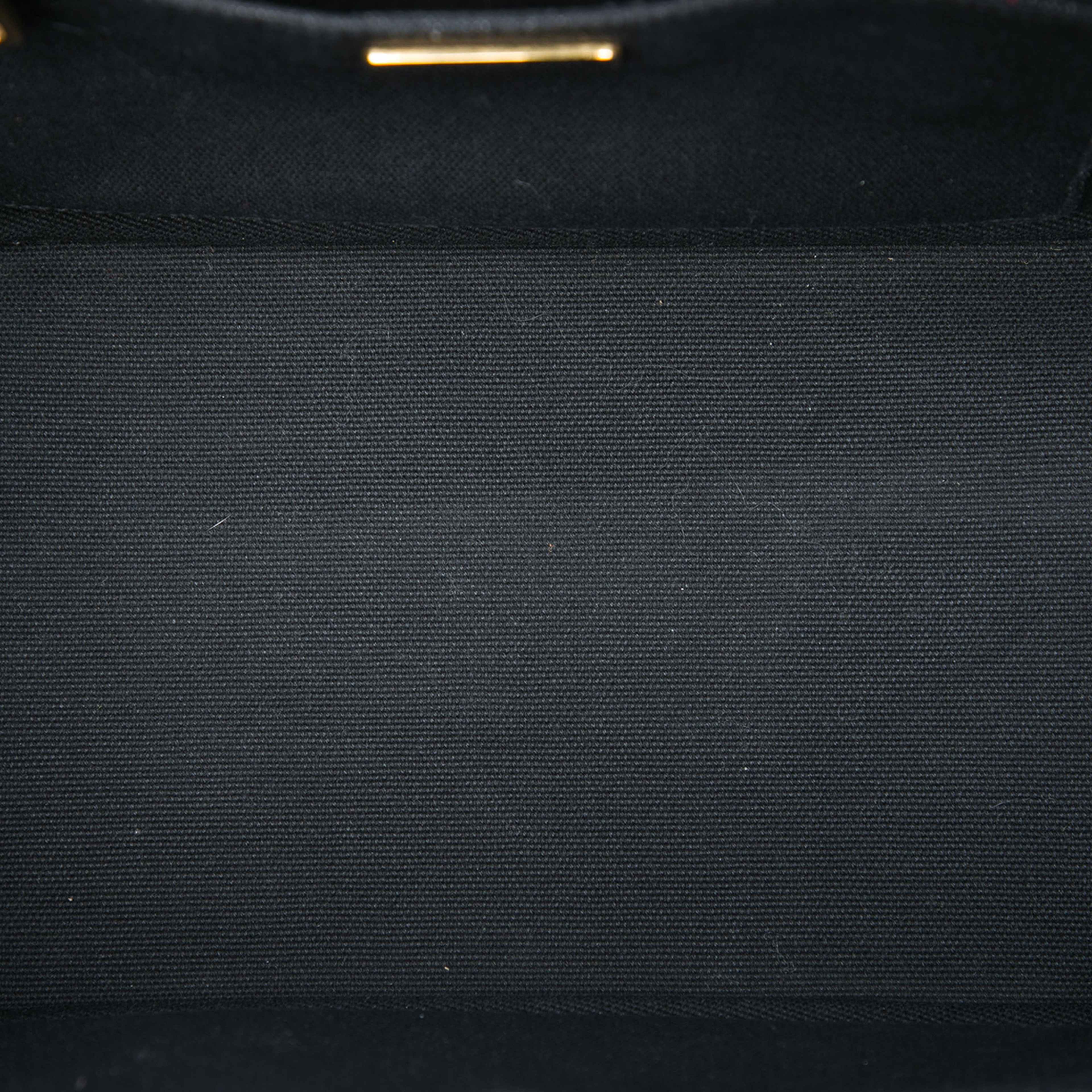 Prada Small Canvas Canapa Logo Stripes Satchel, från Luxclusif, i färgen black. Klicka för att öppna bilden i stort format