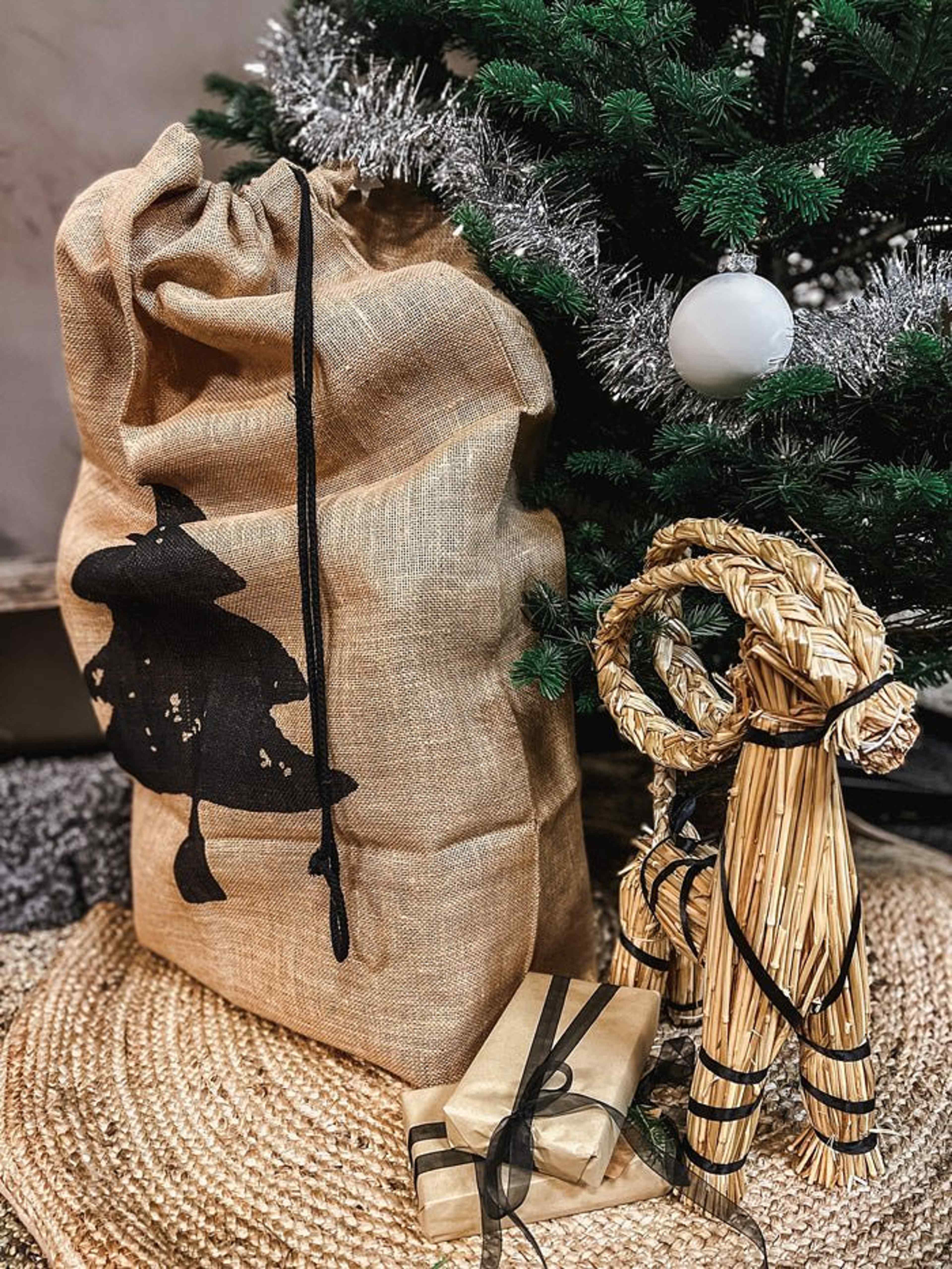 Julbock, från by Benson, i färgen black. Klicka för att öppna bilden i stort format