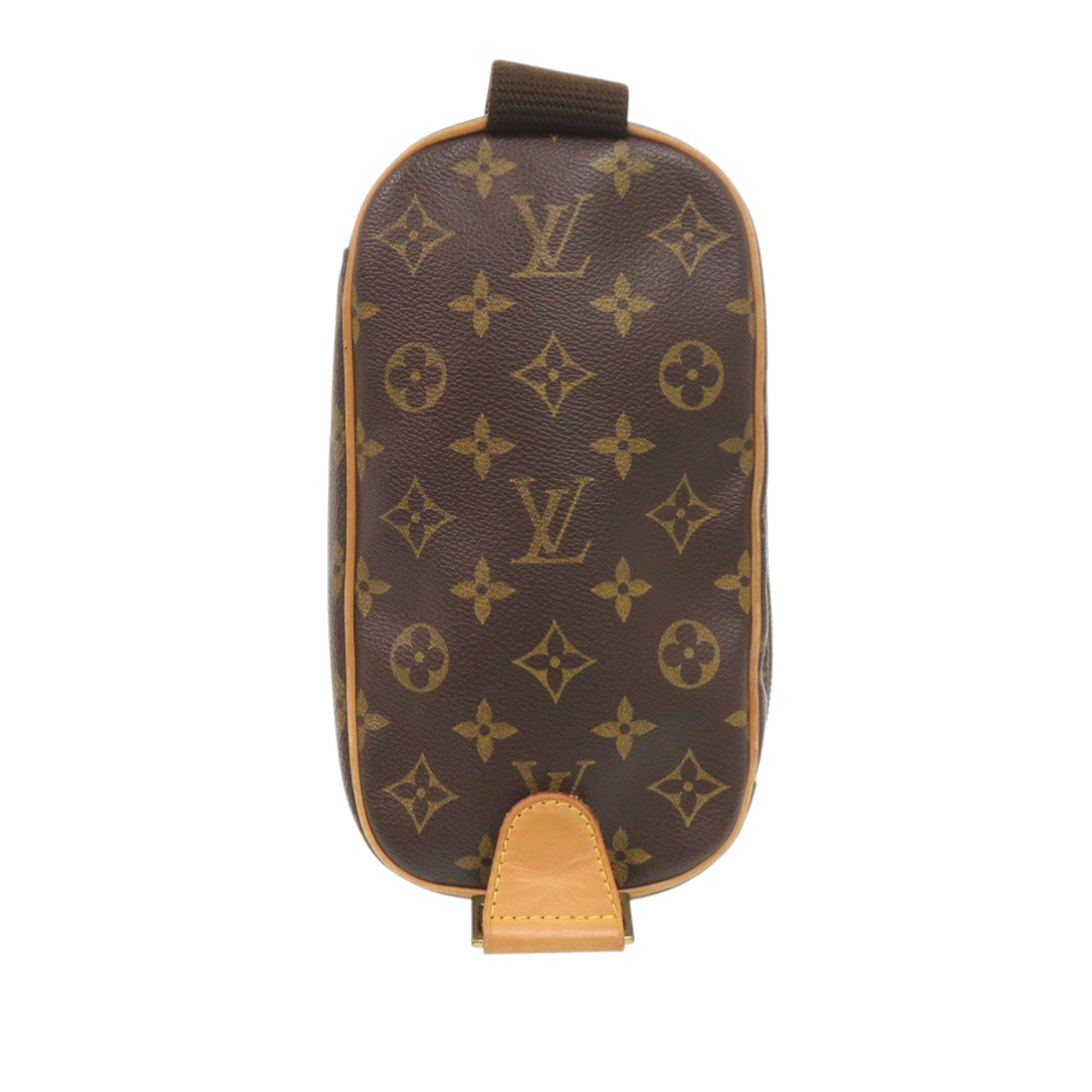 Louis Vuitton Monogram Pochette Gange, från Luxclusif, i färgen brun. Klicka för att öppna bilden i stort format