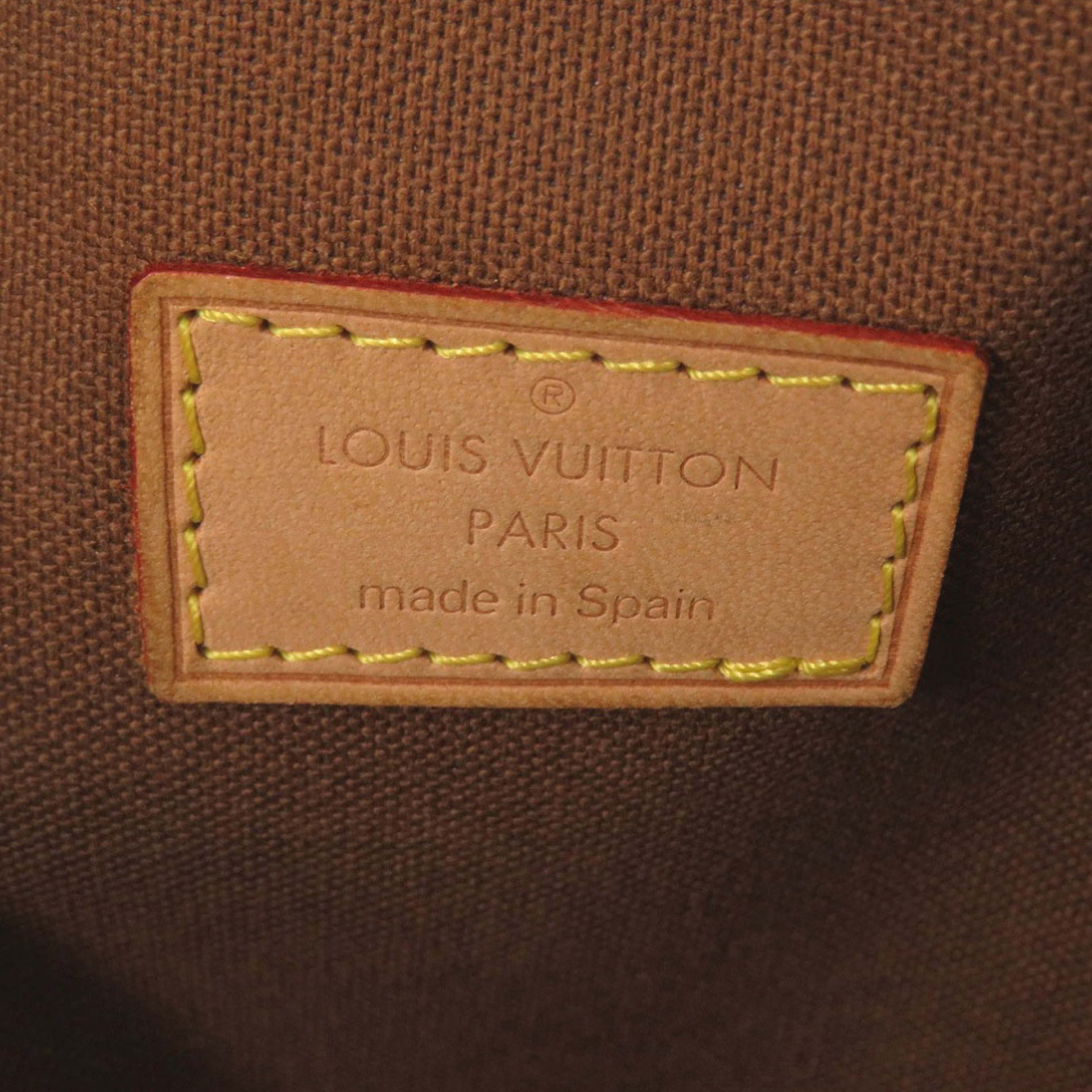 Louis Vuitton Monogram Pochette Gange, från Luxclusif, i färgen brun. Klicka för att öppna bilden i stort format