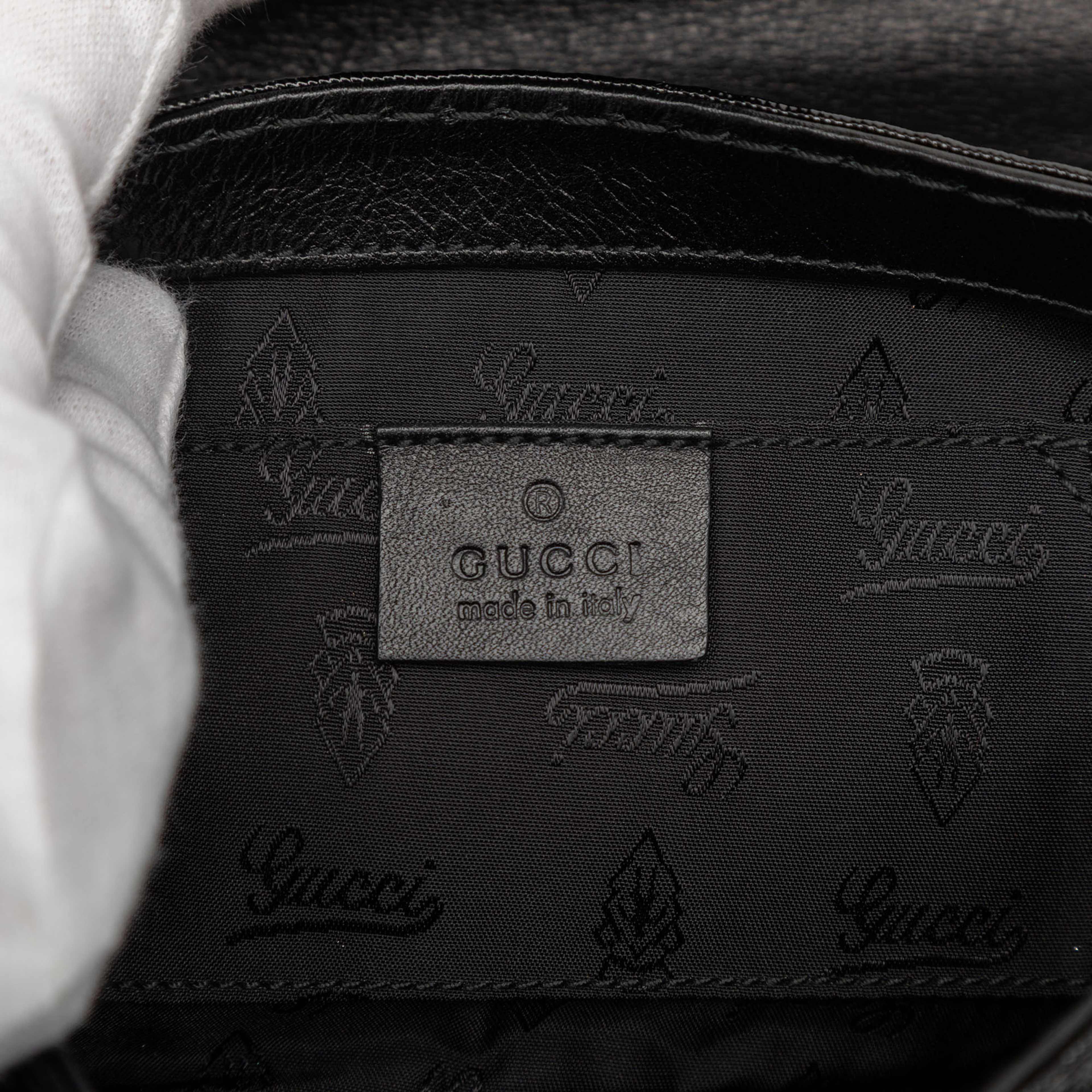 Gucci Coated Canvas Dialux Queen Shoulder Bag, från Luxclusif, i färgen black. Klicka för att öppna bilden i stort format