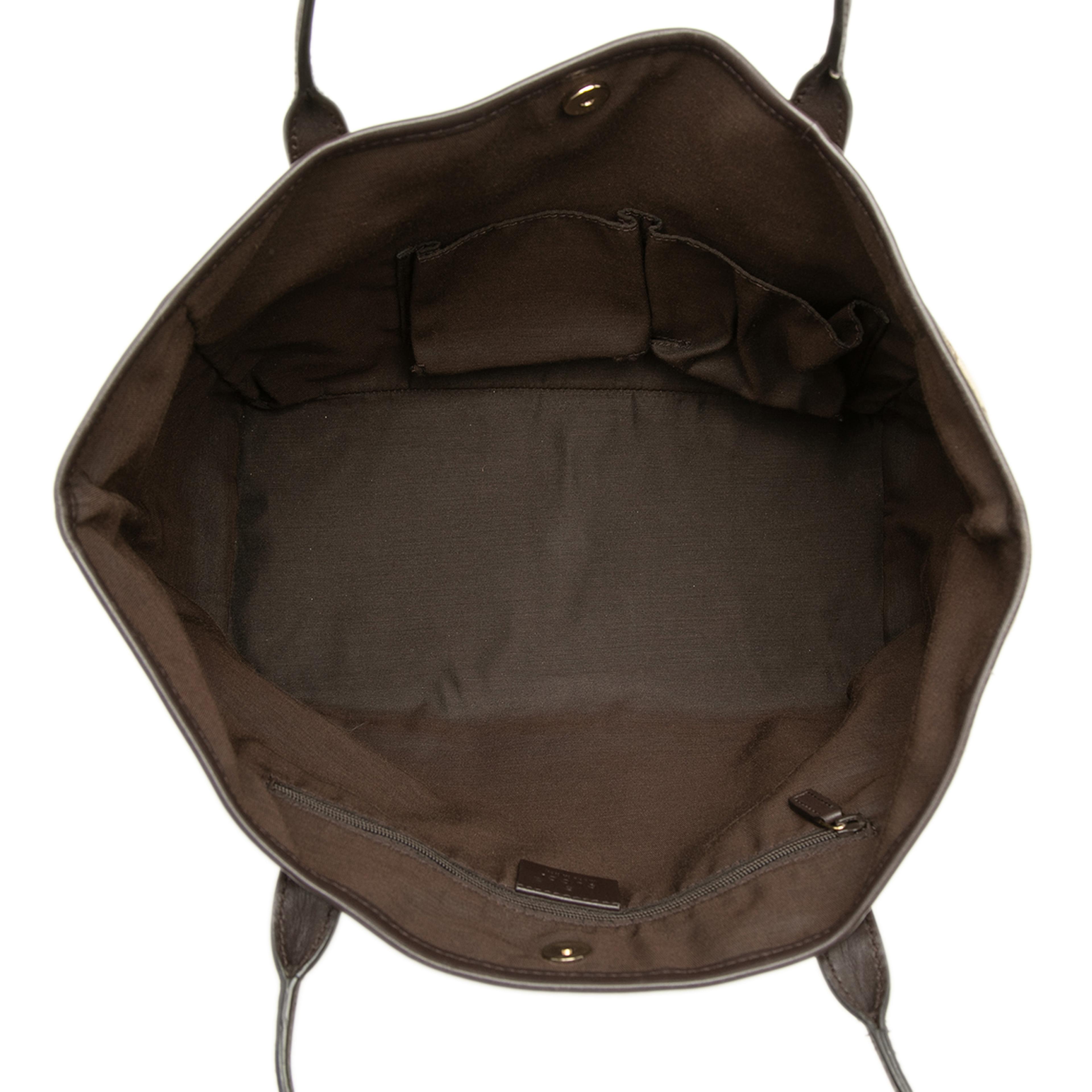 Gucci Gg Canvas New Britt Tote, från Luxclusif, i färgen beige. Klicka för att öppna bilden i stort format