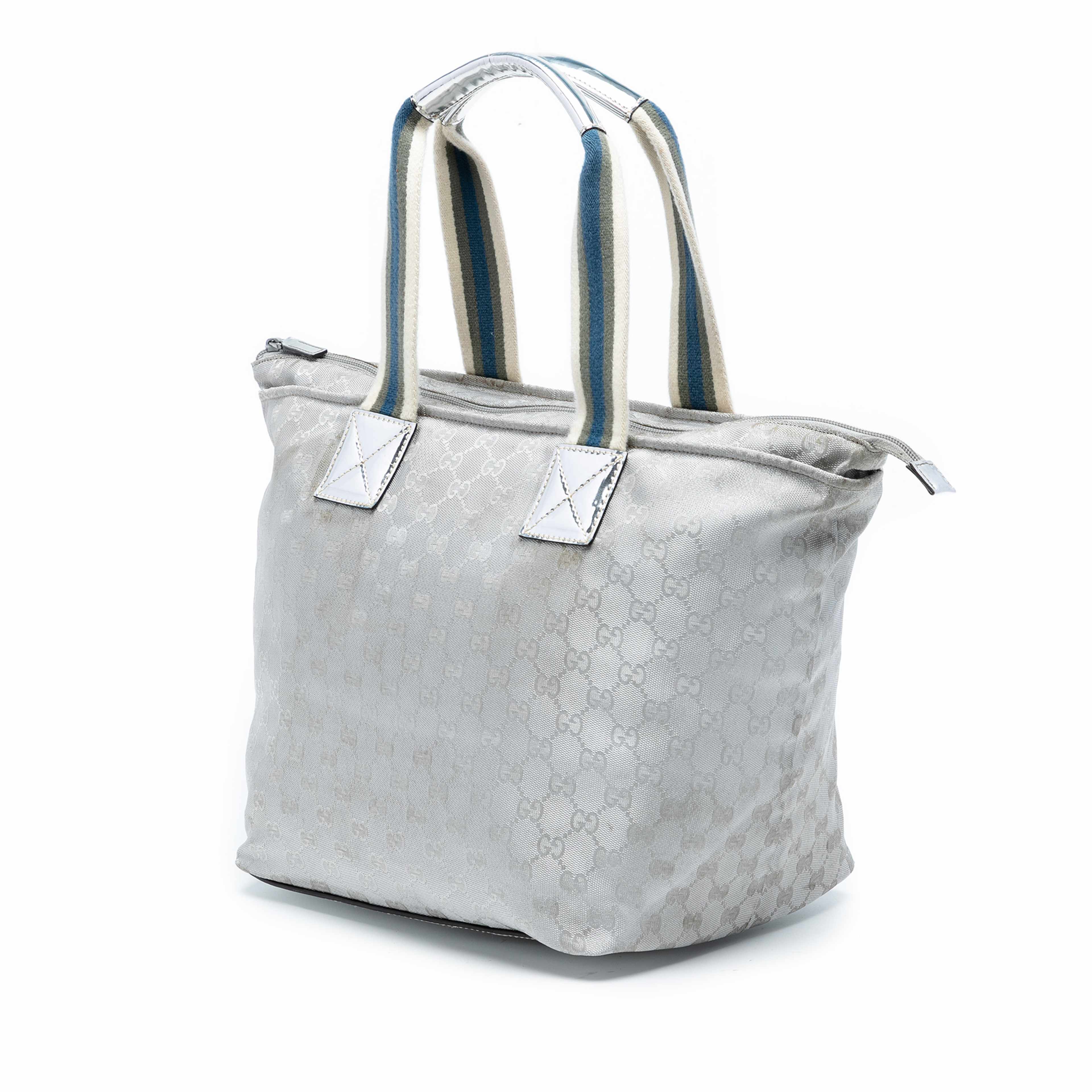 Gucci Gg Canvas Web Tote, från Luxclusif, i färgen silver. Klicka för att öppna bilden i stort format