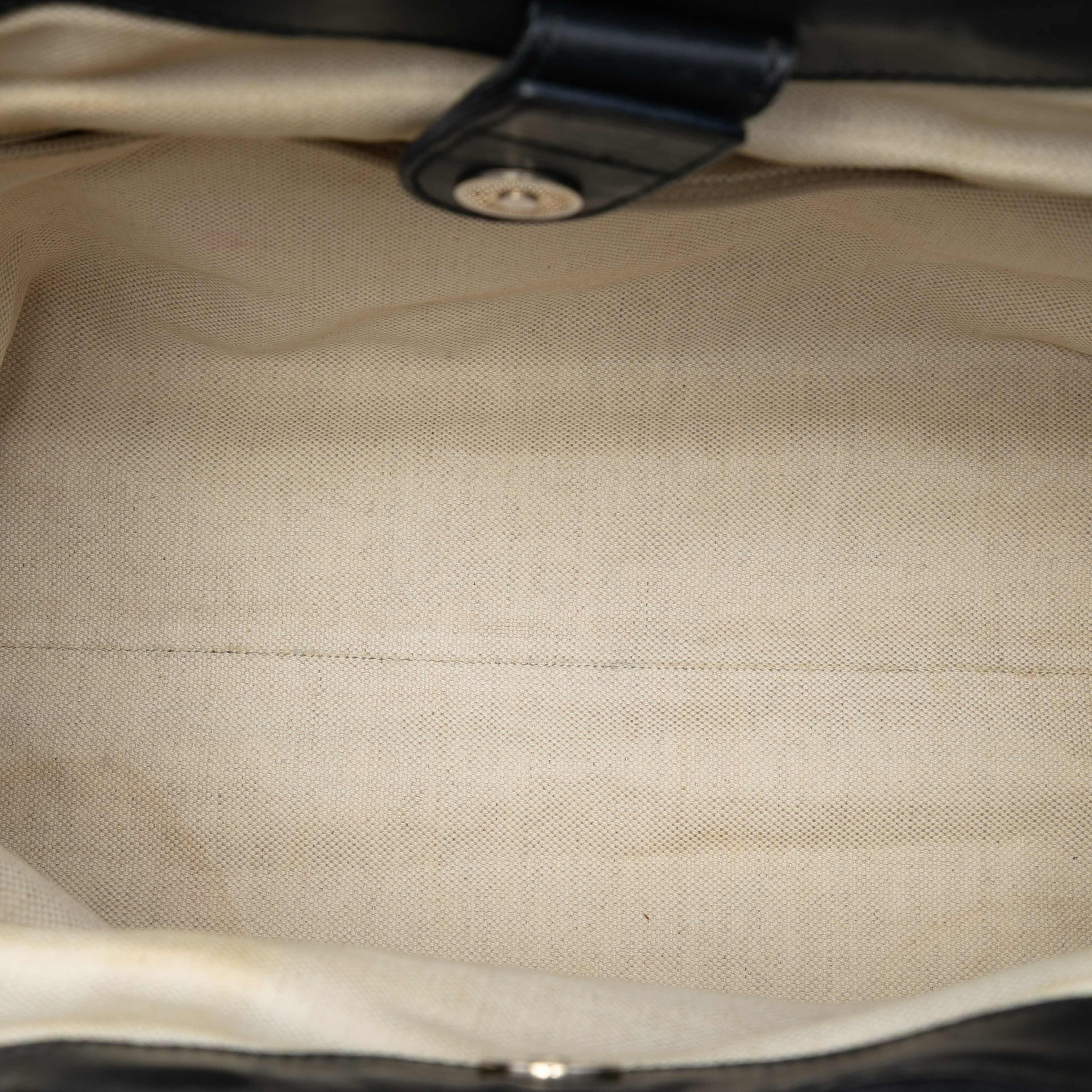 Gucci Medium Diamante Canvas Sukey Tote, från Luxclusif, i färgen beige. Klicka för att öppna bilden i stort format