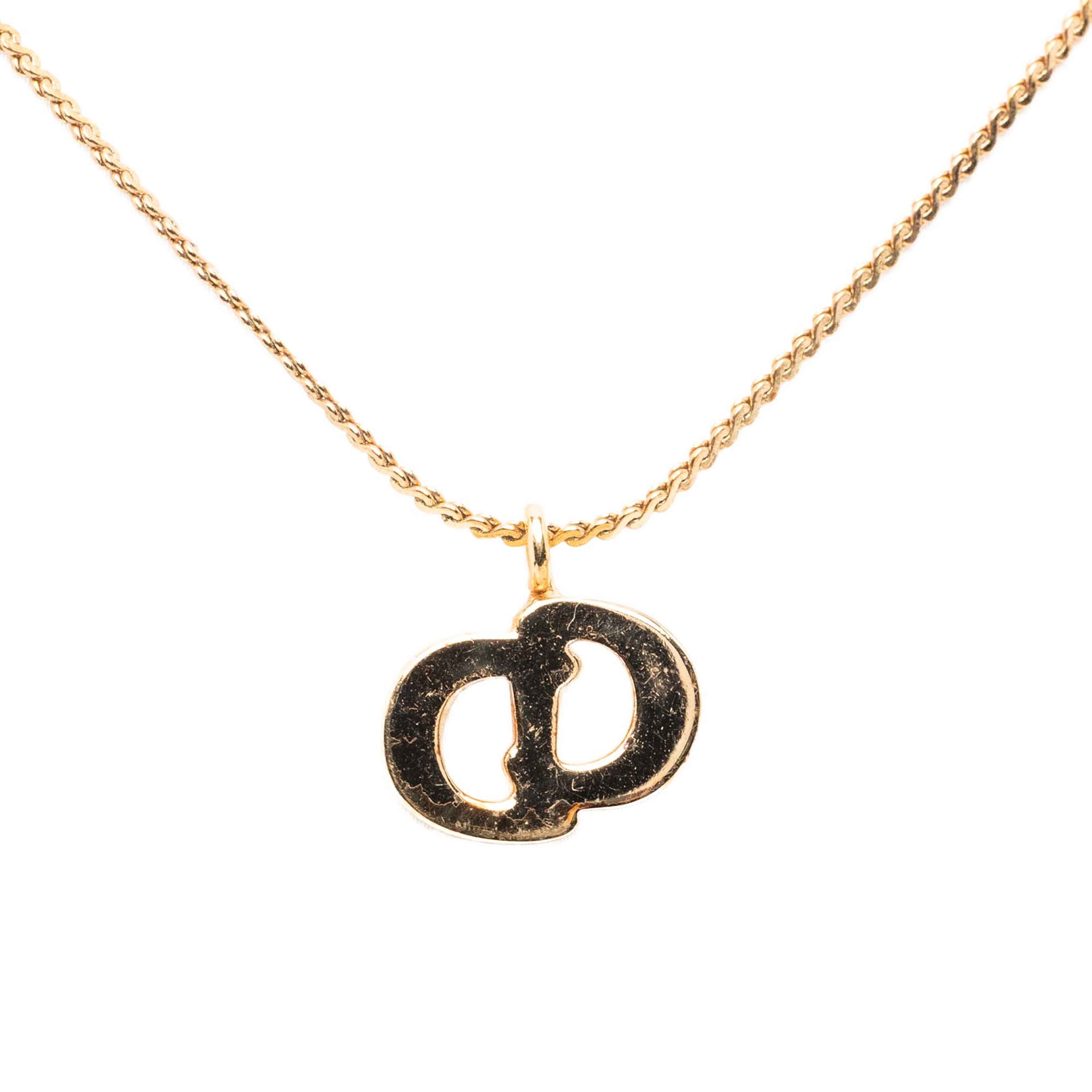 Dior Gold Plated Rhinestone Cd Logo Pendant Necklace, från Luxclusif, i färgen gold. Klicka för att öppna bilden i stort format