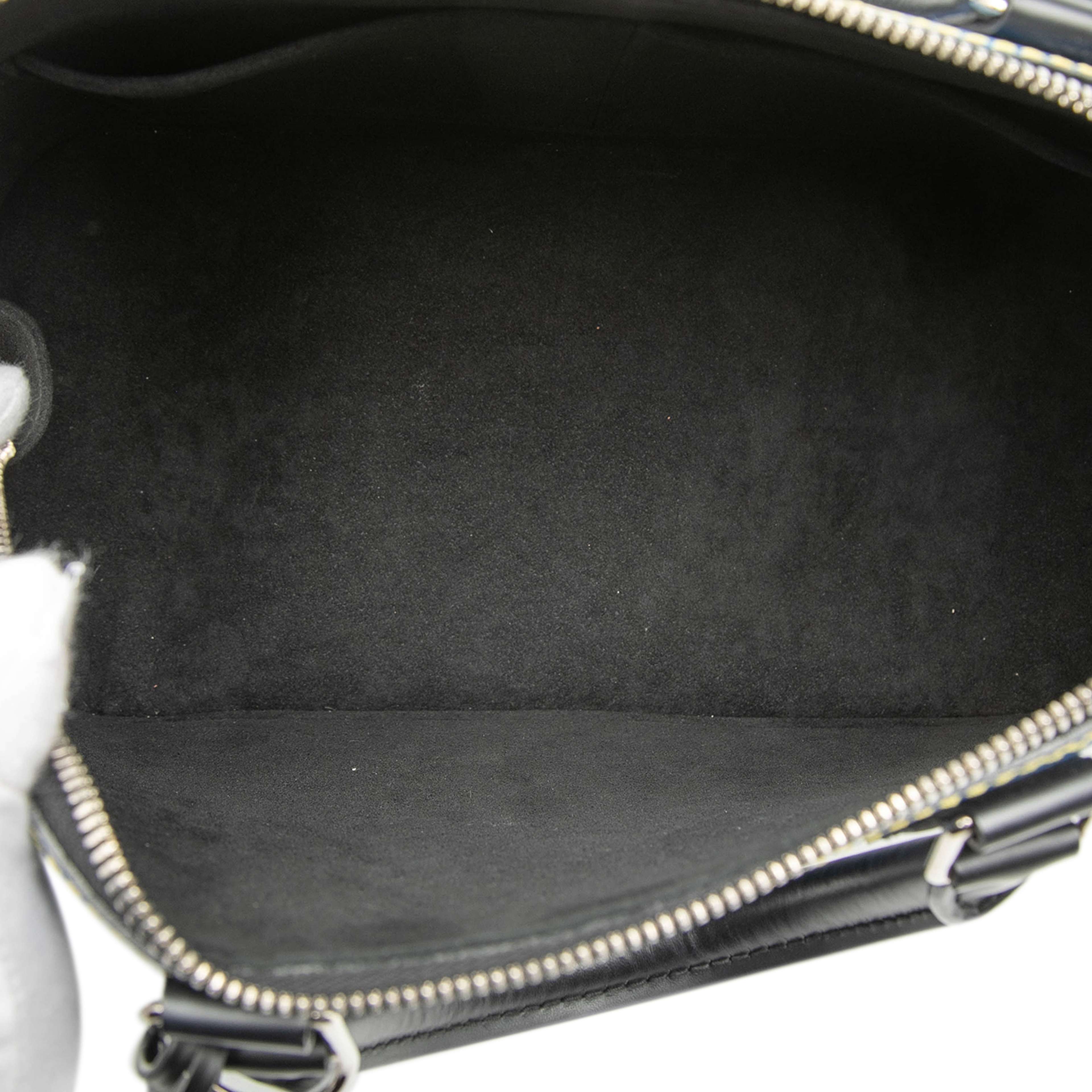 Louis Vuitton Epi Denim Alma Pm, från Luxclusif, i färgen blue. Klicka för att öppna bilden i stort format