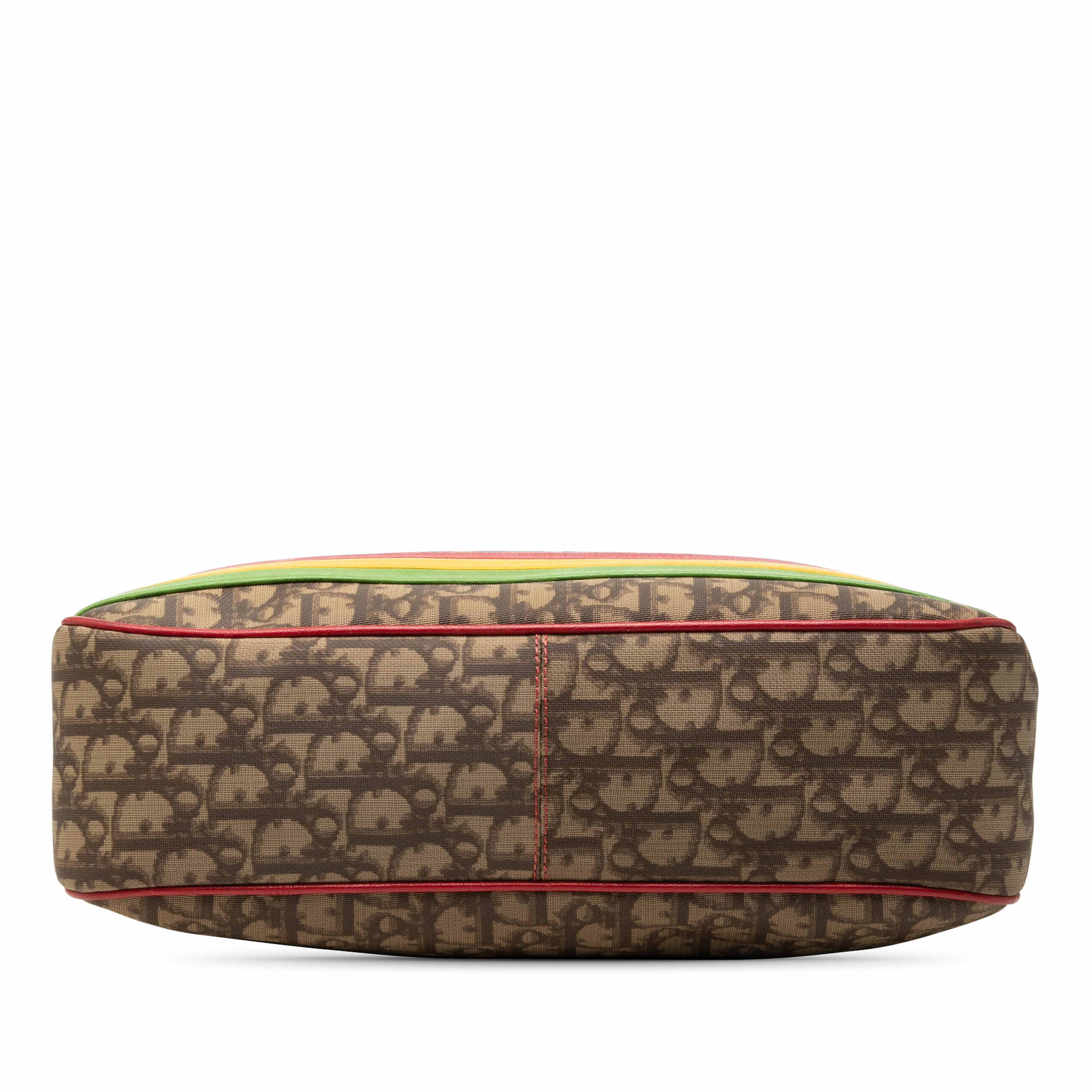 Dior Diorissimo Trotter Coated Canvas Rasta Crossbody, från Luxclusif, i färgen brun. Klicka för att öppna bilden i stort format