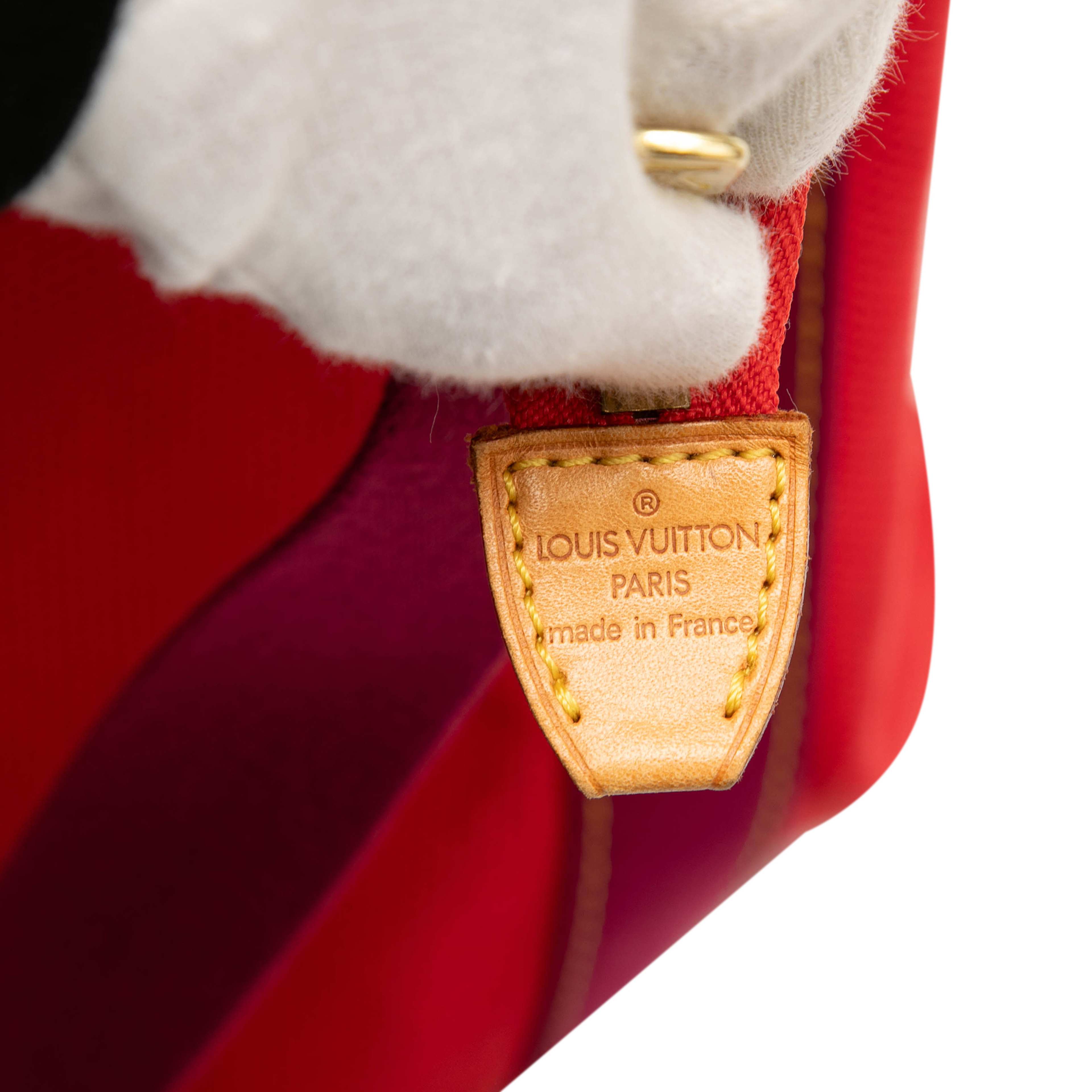 Louis Vuitton Lv Cup Antigua Sac Weekend, från Luxclusif, i färgen red. Klicka för att öppna bilden i stort format