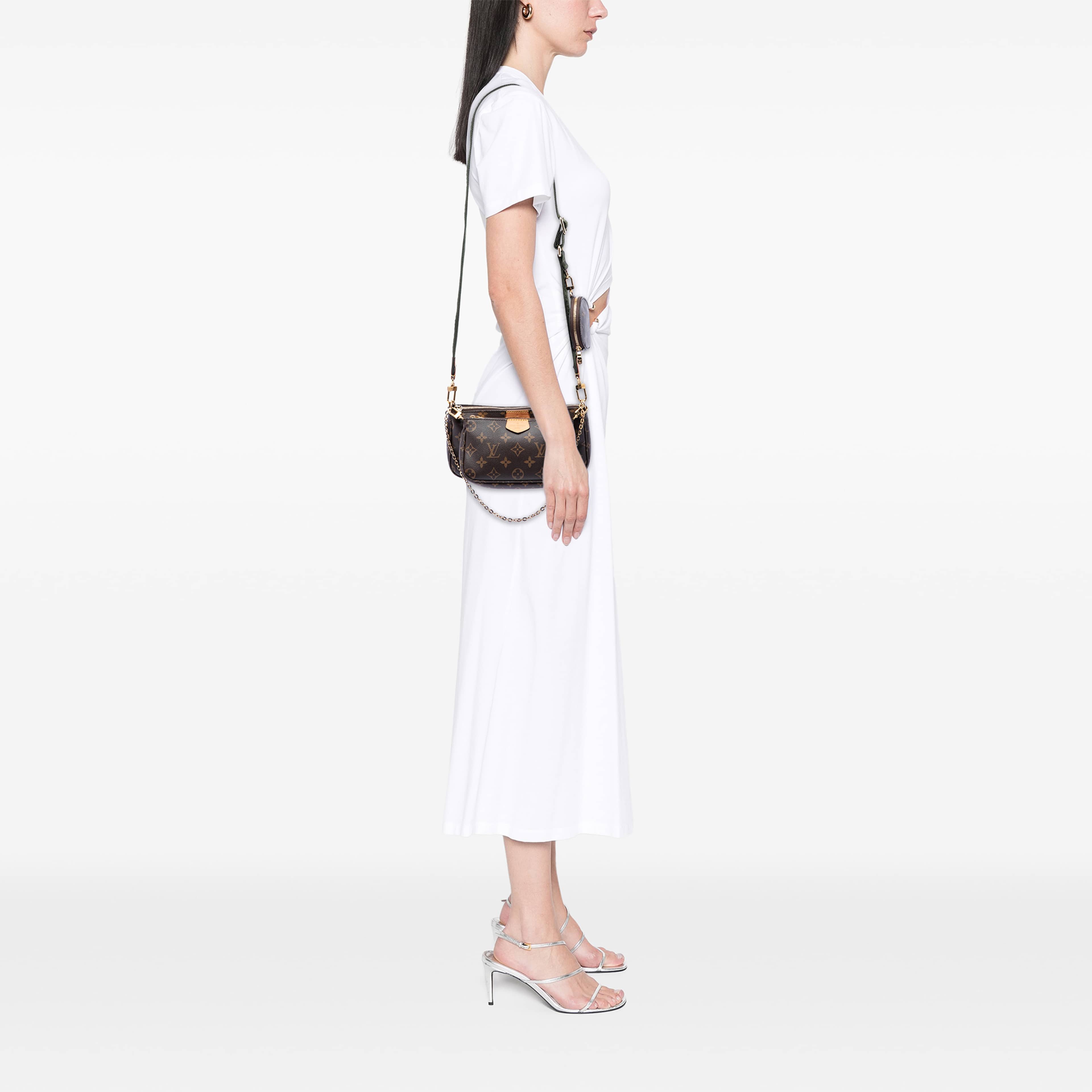 Louis Vuitton Monogram Multi Pochette Accessoires, från Luxclusif, i färgen brun. Klicka för att öppna bilden i stort format