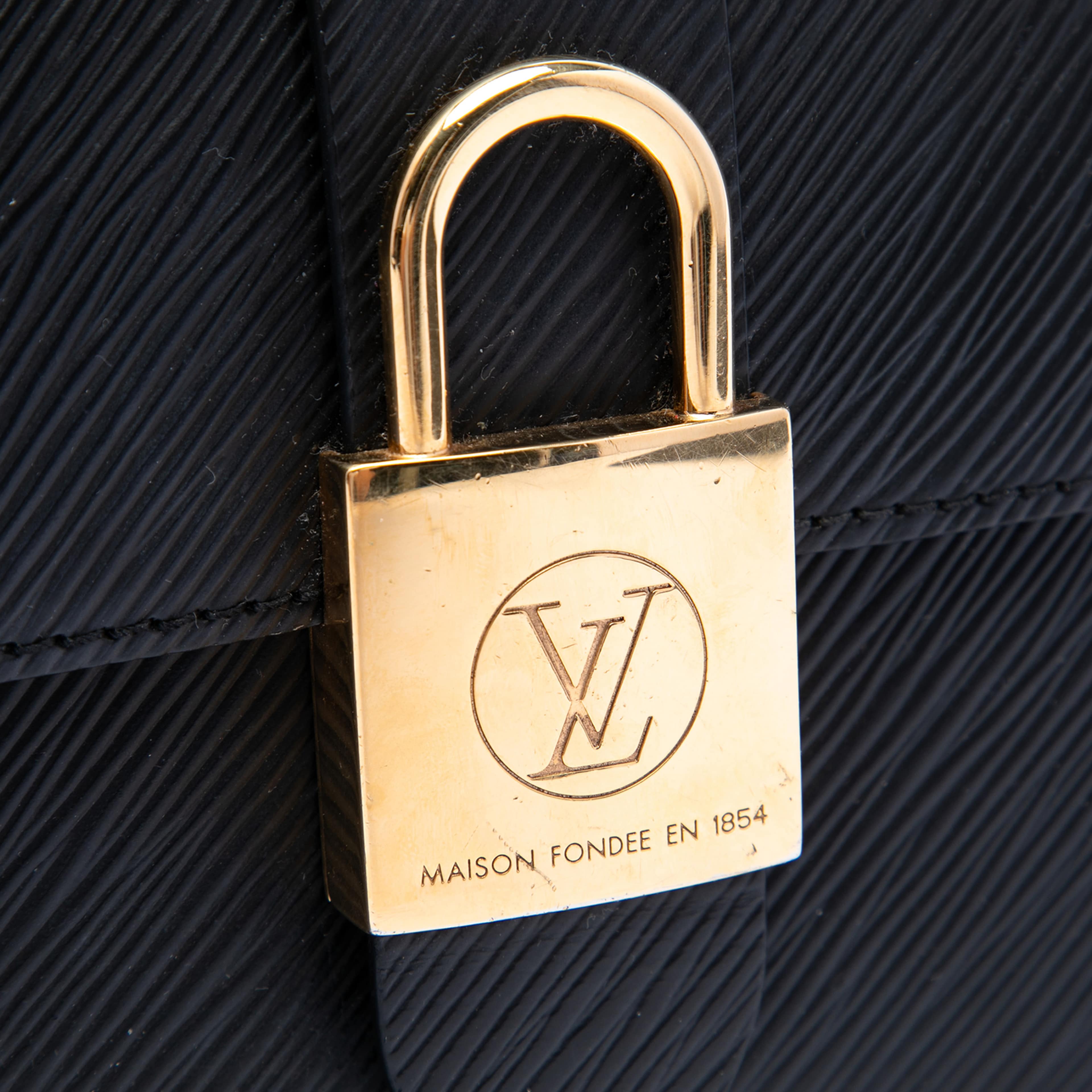 Louis Vuitton Epi Locky Bb, från Luxclusif, i färgen svart. Klicka för att öppna bilden i stort format