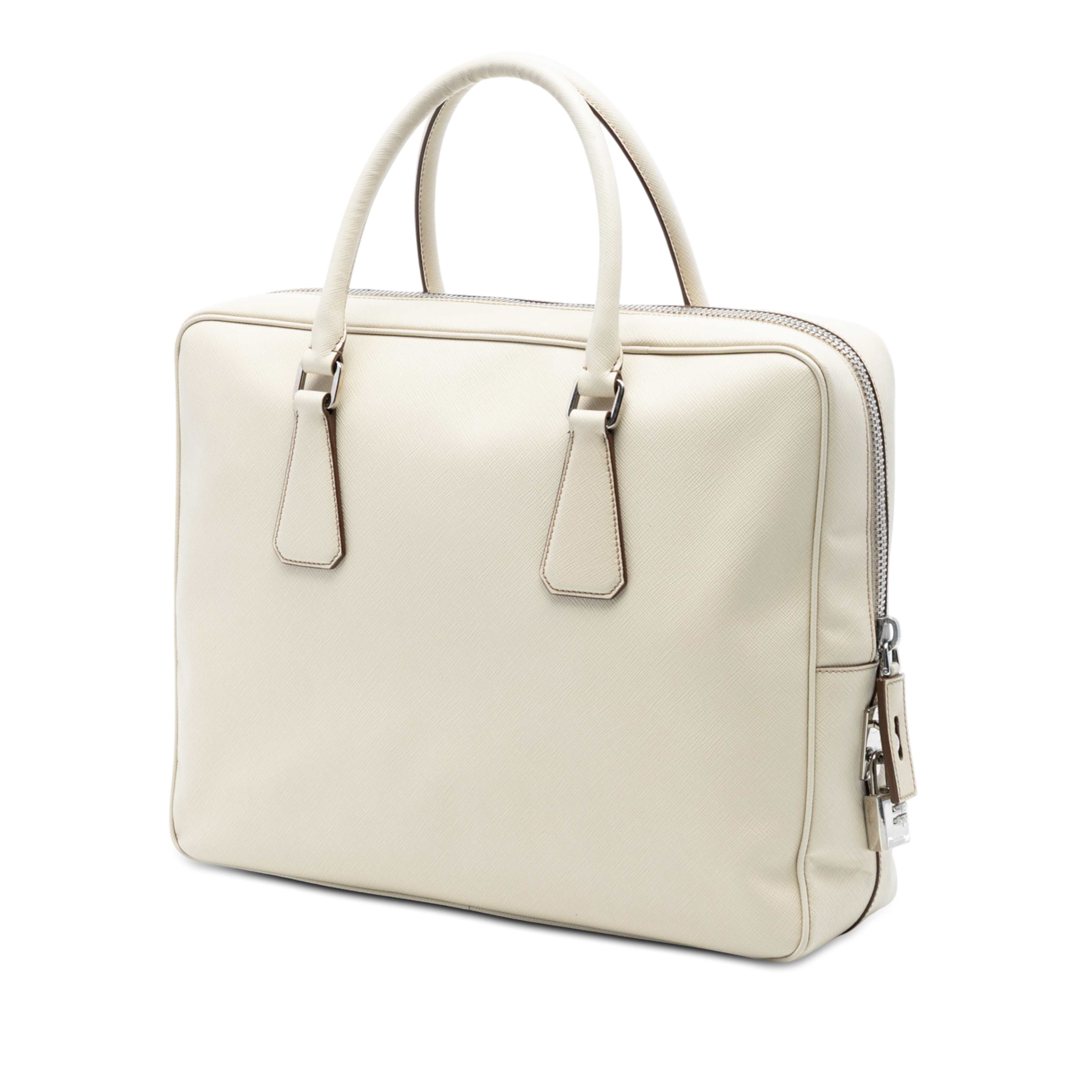 Prada Saffiano Business Bag, från Luxclusif, i färgen ivory. Klicka för att öppna bilden i stort format