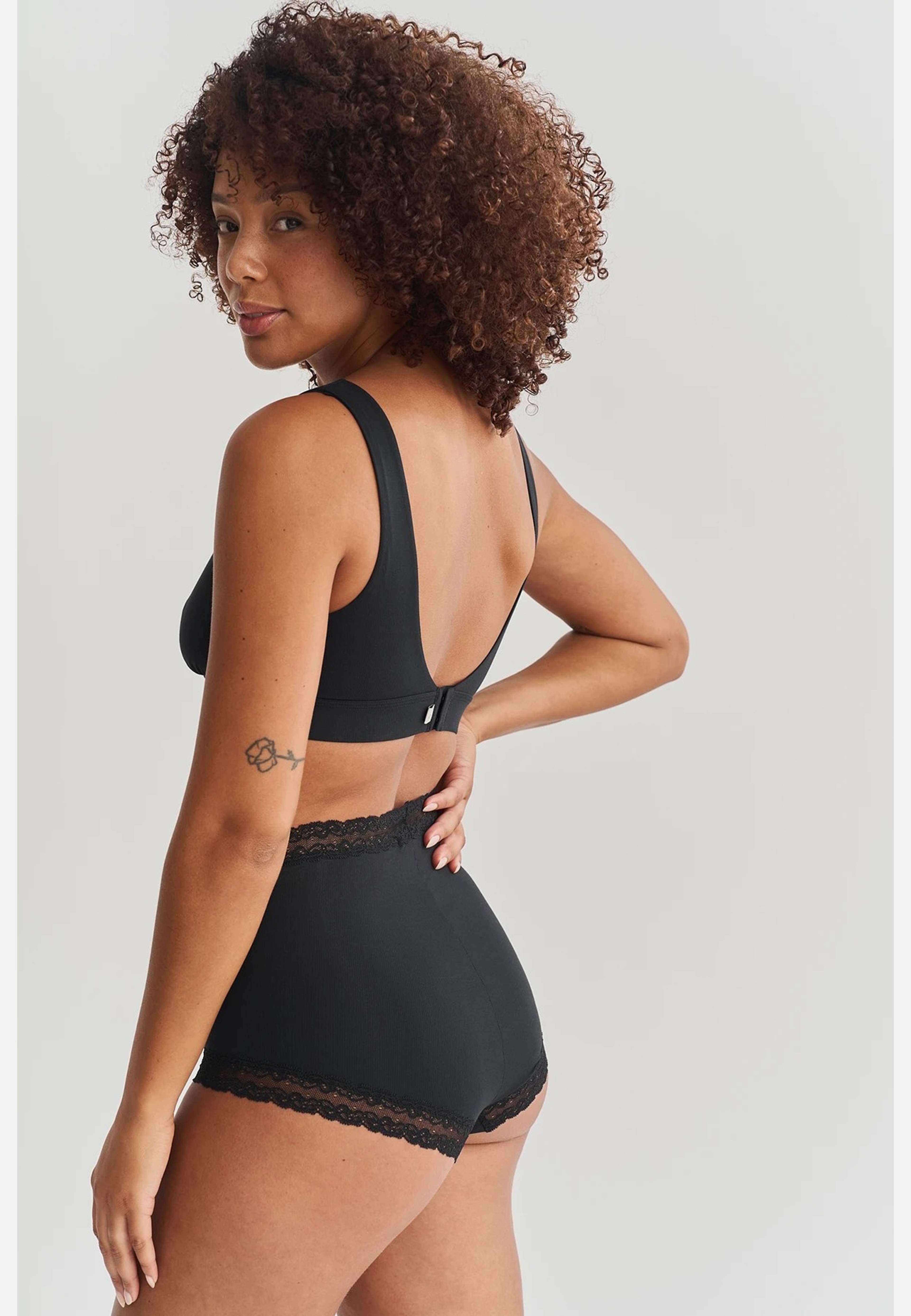 Flora Wrap Bra - Black, från FEMIQUE, i färgen black. Klicka för att öppna bilden i stort format