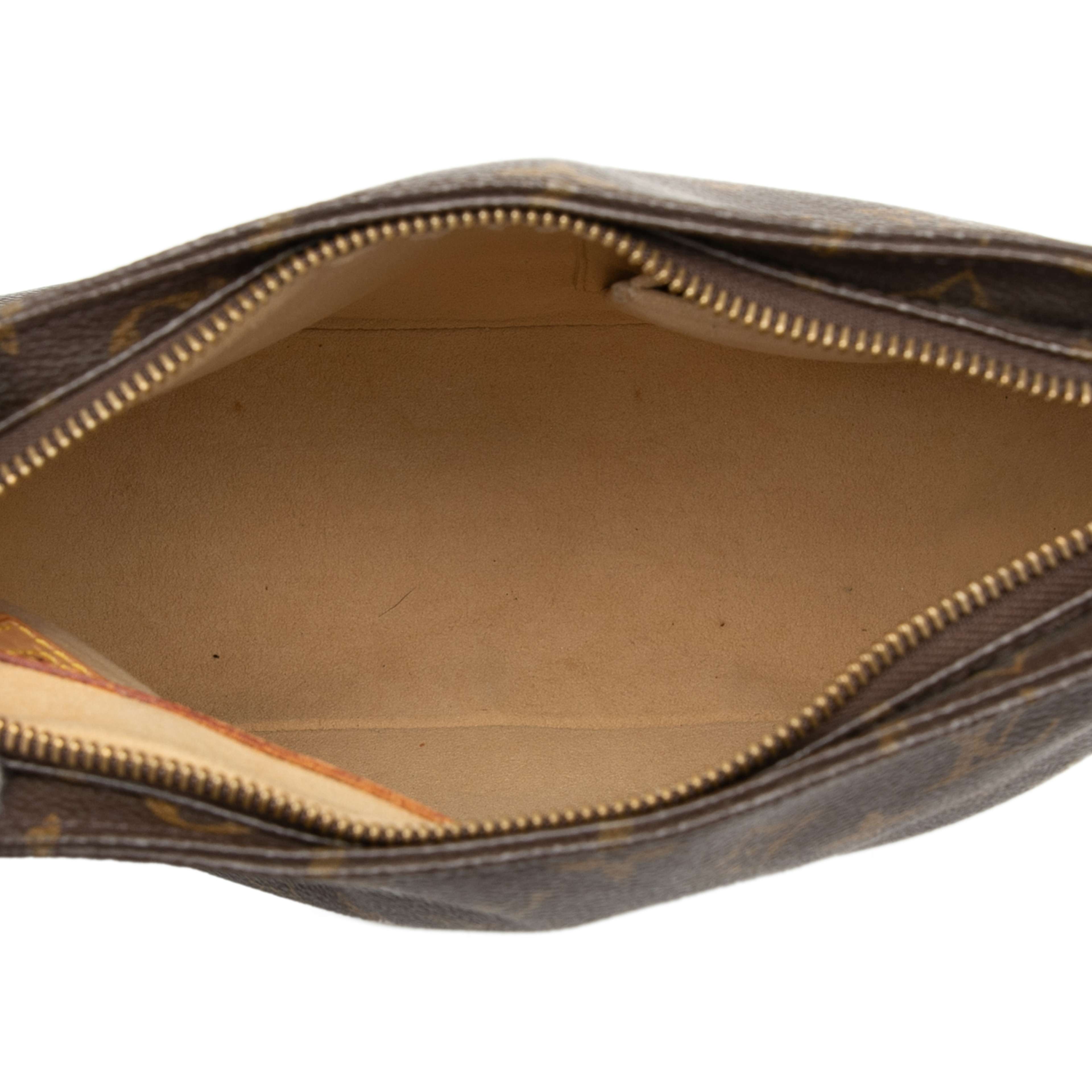 Louis Vuitton Monogram Looping Mm, från Luxclusif, i färgen brown. Klicka för att öppna bilden i stort format