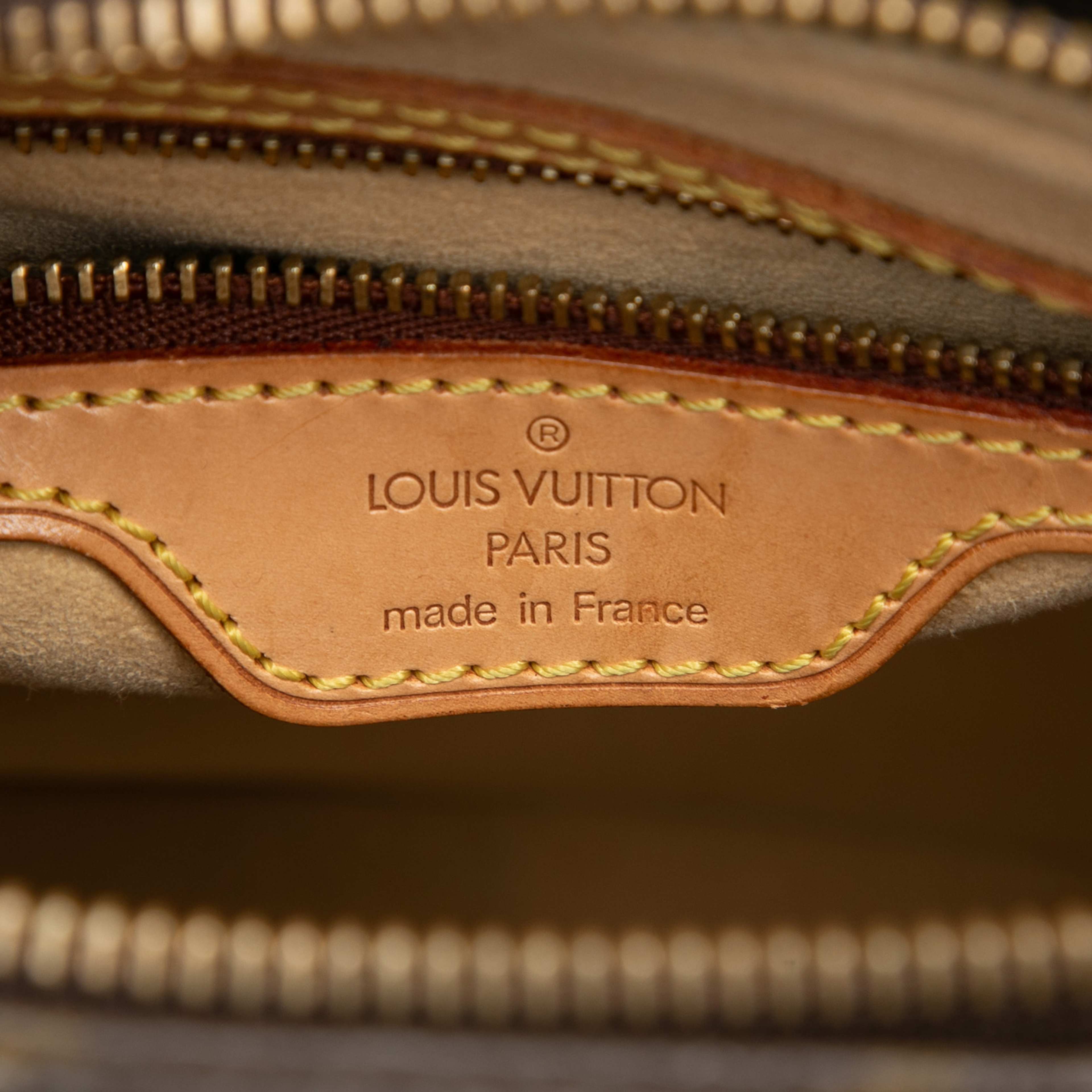 Louis Vuitton Monogram Looping Mm, från Luxclusif, i färgen brown. Klicka för att öppna bilden i stort format