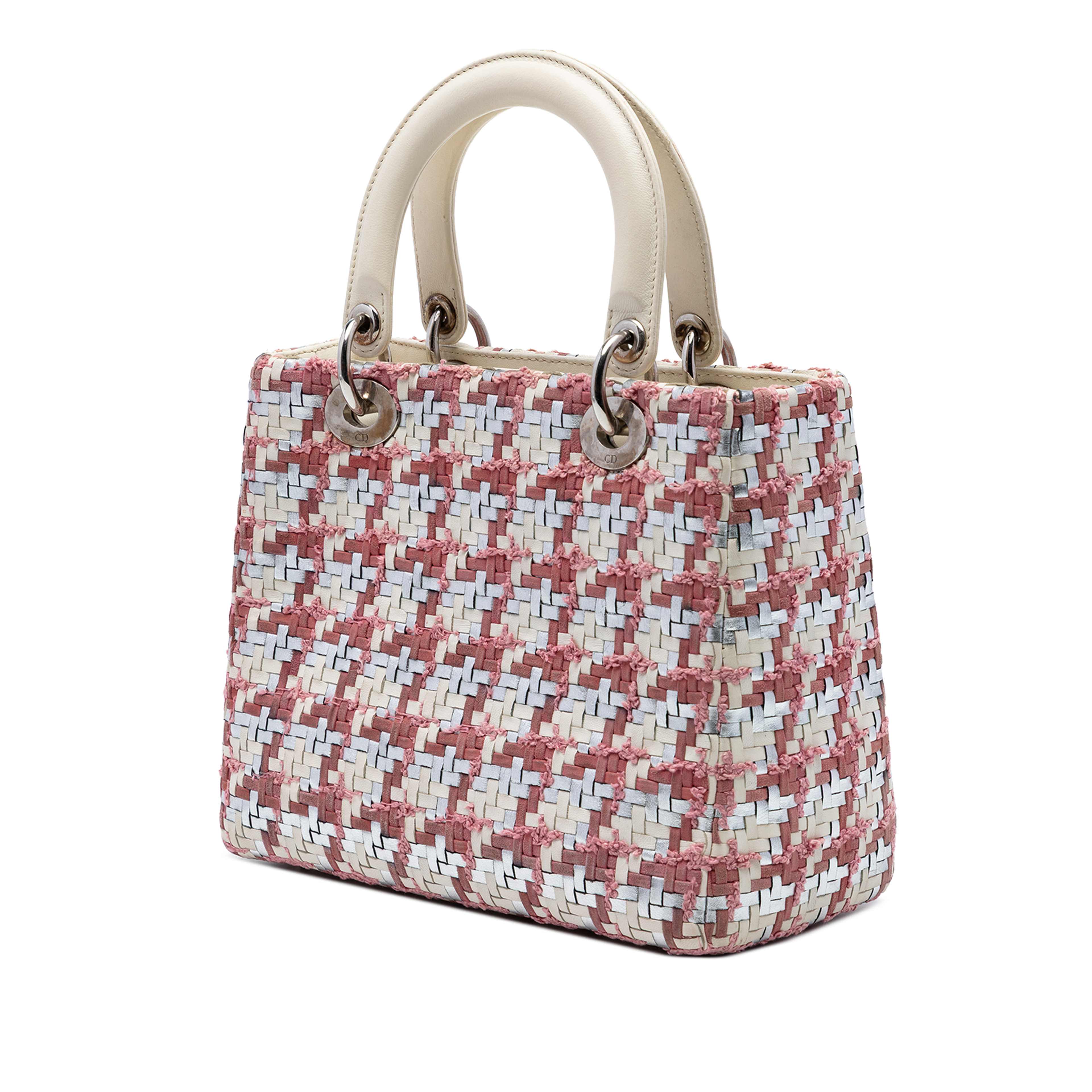 Dior Medium Woven Lambskin And Tweed Lady Dior, från Luxclusif, i färgen vit. Klicka för att öppna bilden i stort format