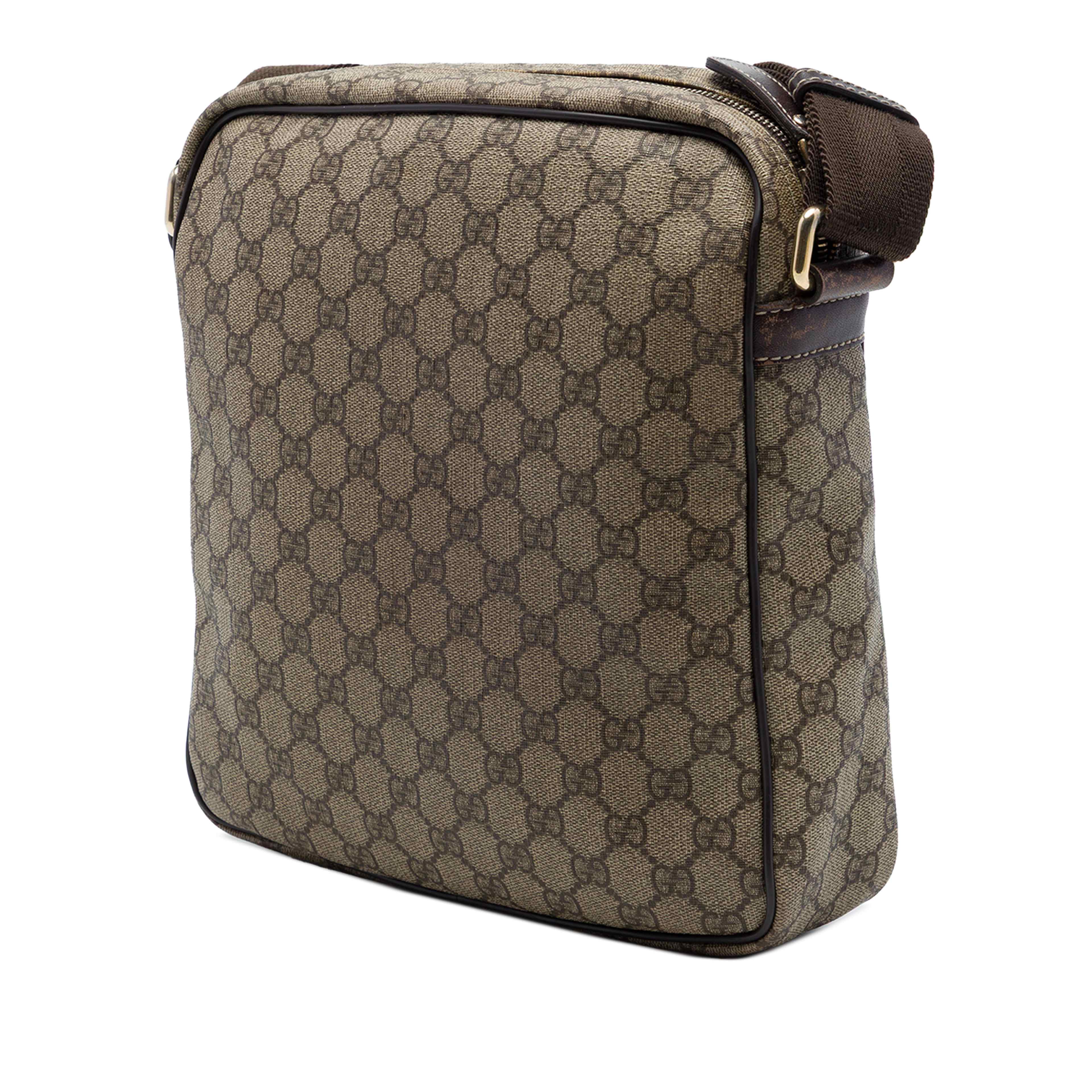 Gucci Gg Supreme Crossbody, från Luxclusif, i färgen beige. Klicka för att öppna bilden i stort format