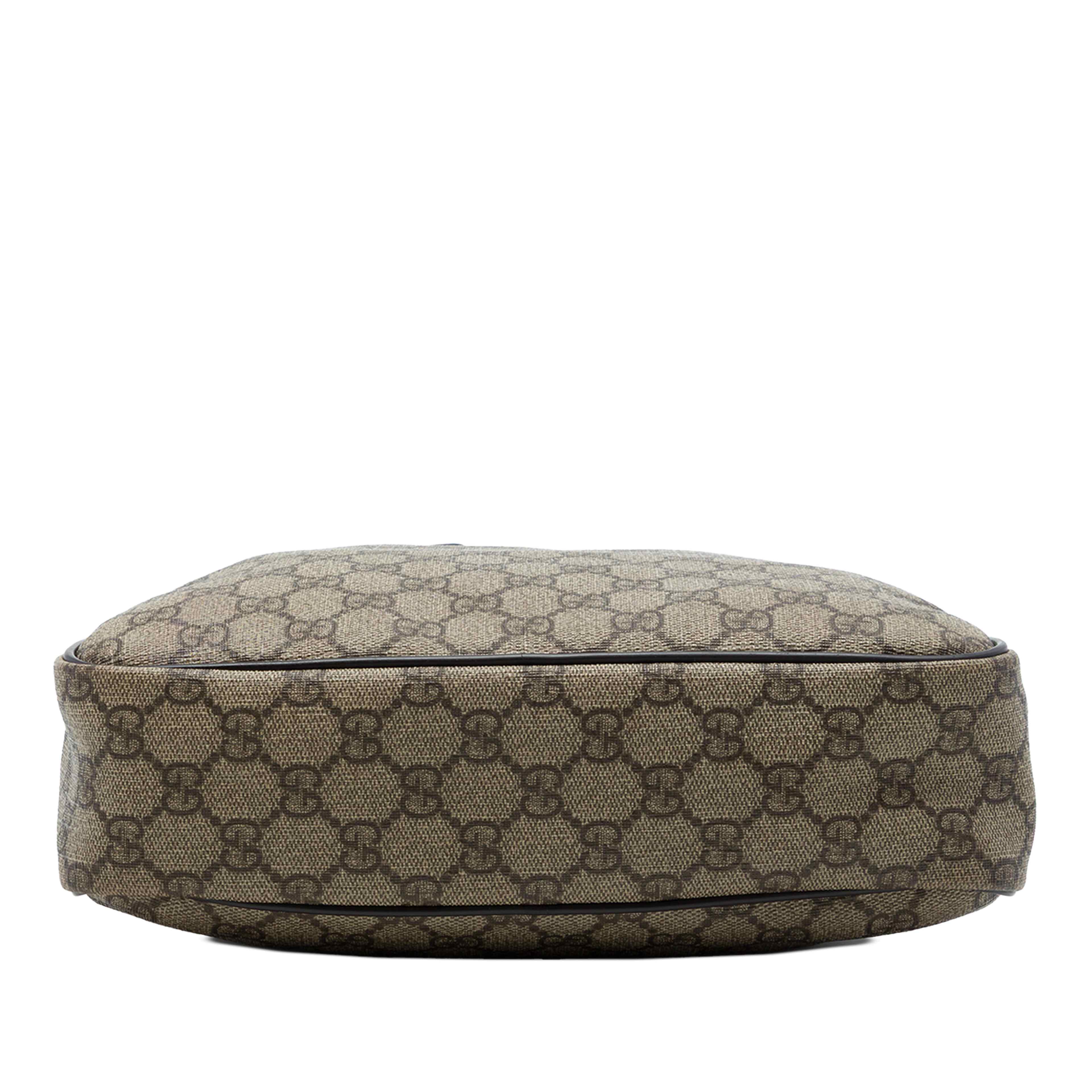 Gucci Gg Supreme Crossbody, från Luxclusif, i färgen beige. Klicka för att öppna bilden i stort format