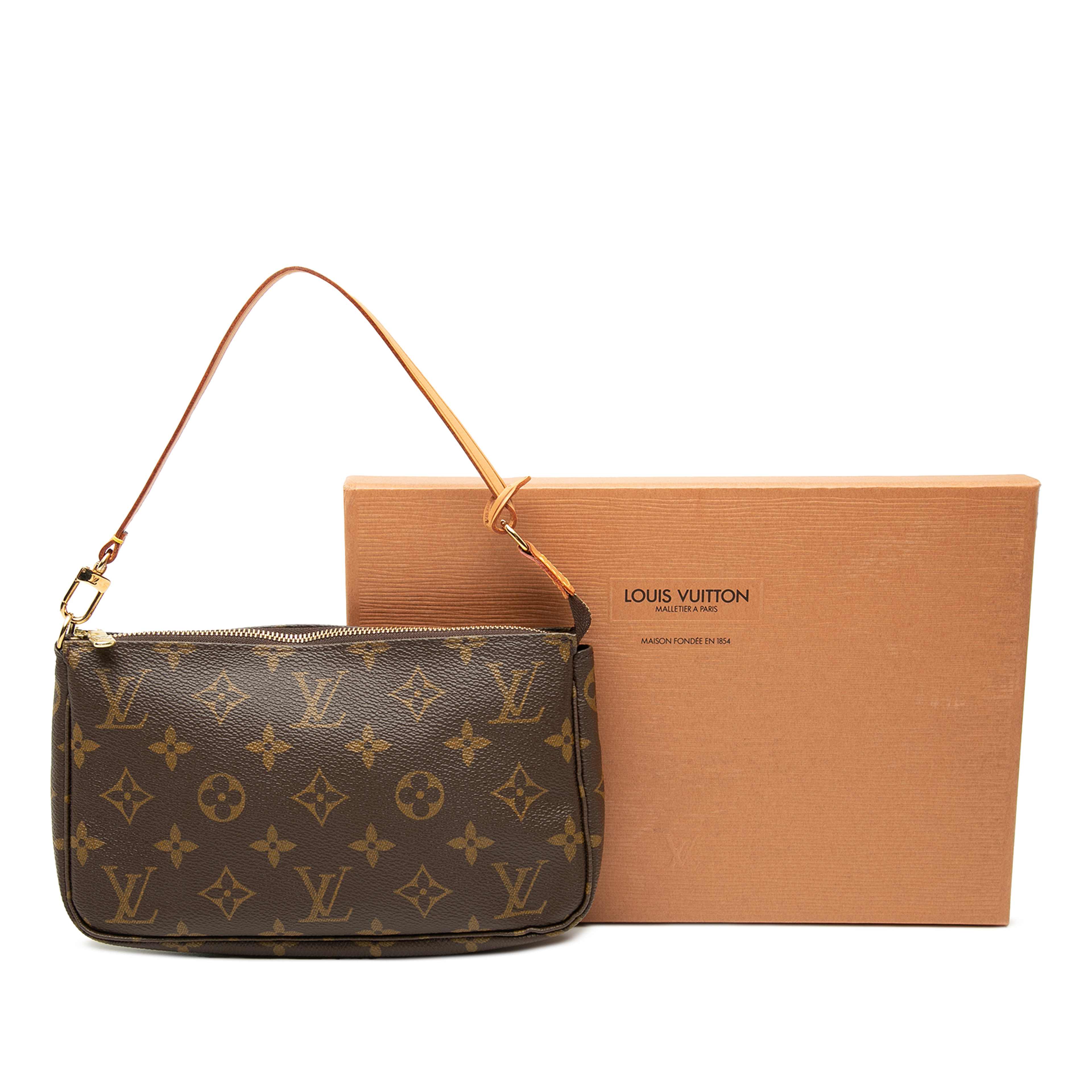 Louis Vuitton Monogram Pochette Accessoires, från Luxclusif, i färgen brun. Klicka för att öppna bilden i stort format