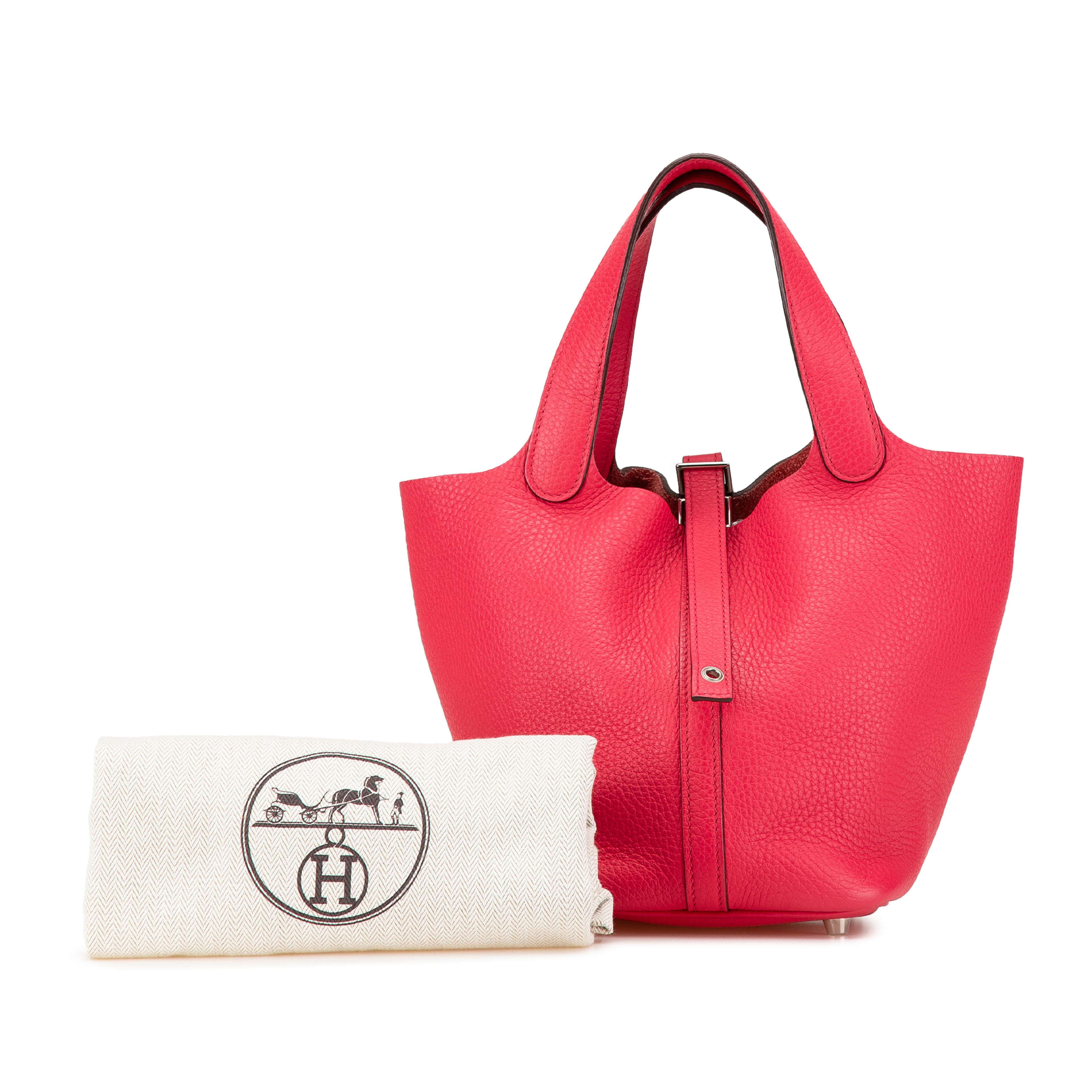 Hermès Clemence Picotin Lock 18, från Luxclusif, i färgen rosa. Klicka för att öppna bilden i stort format