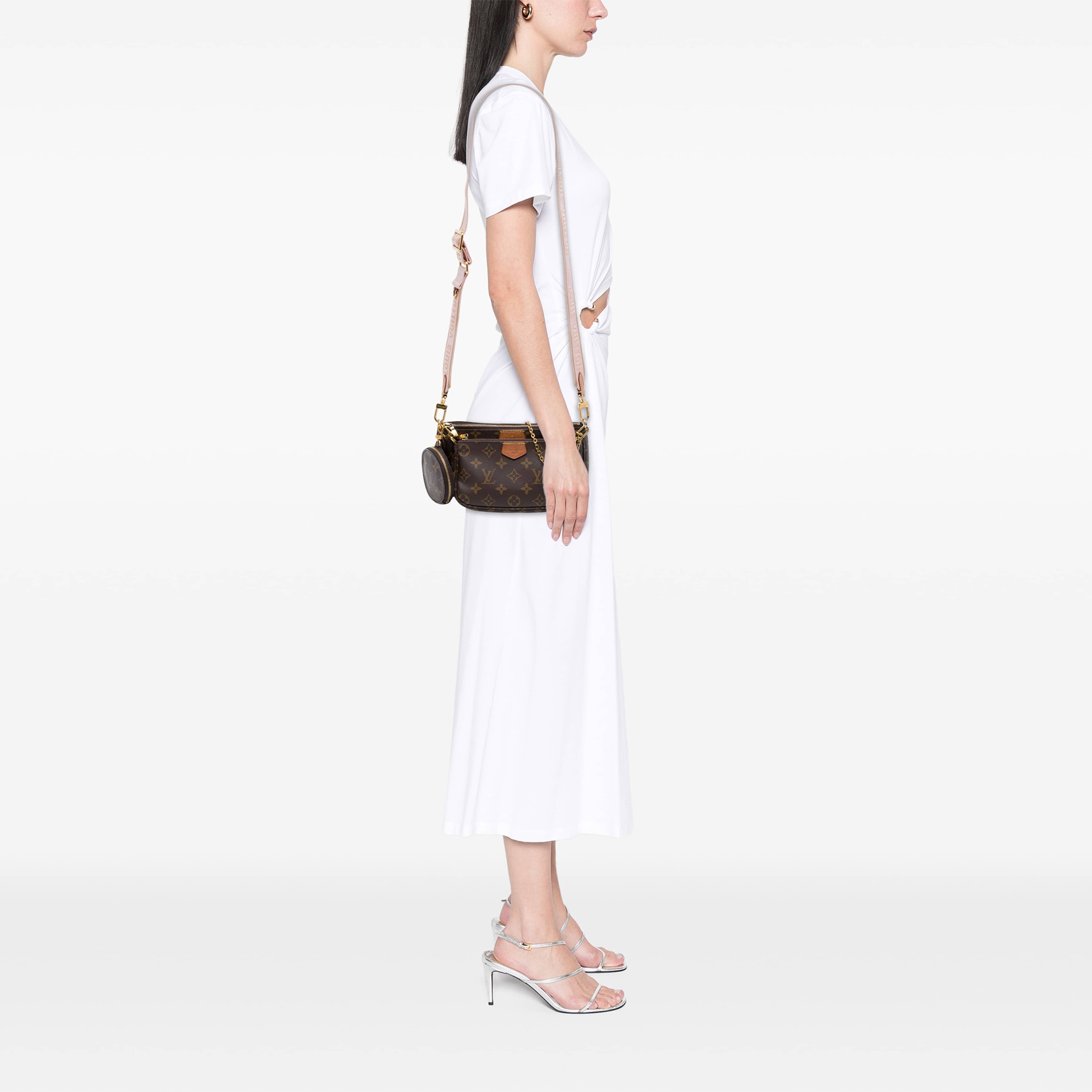 Louis Vuitton Monogram Multi Pochette Accessoires, från Luxclusif, i färgen brun. Klicka för att öppna bilden i stort format