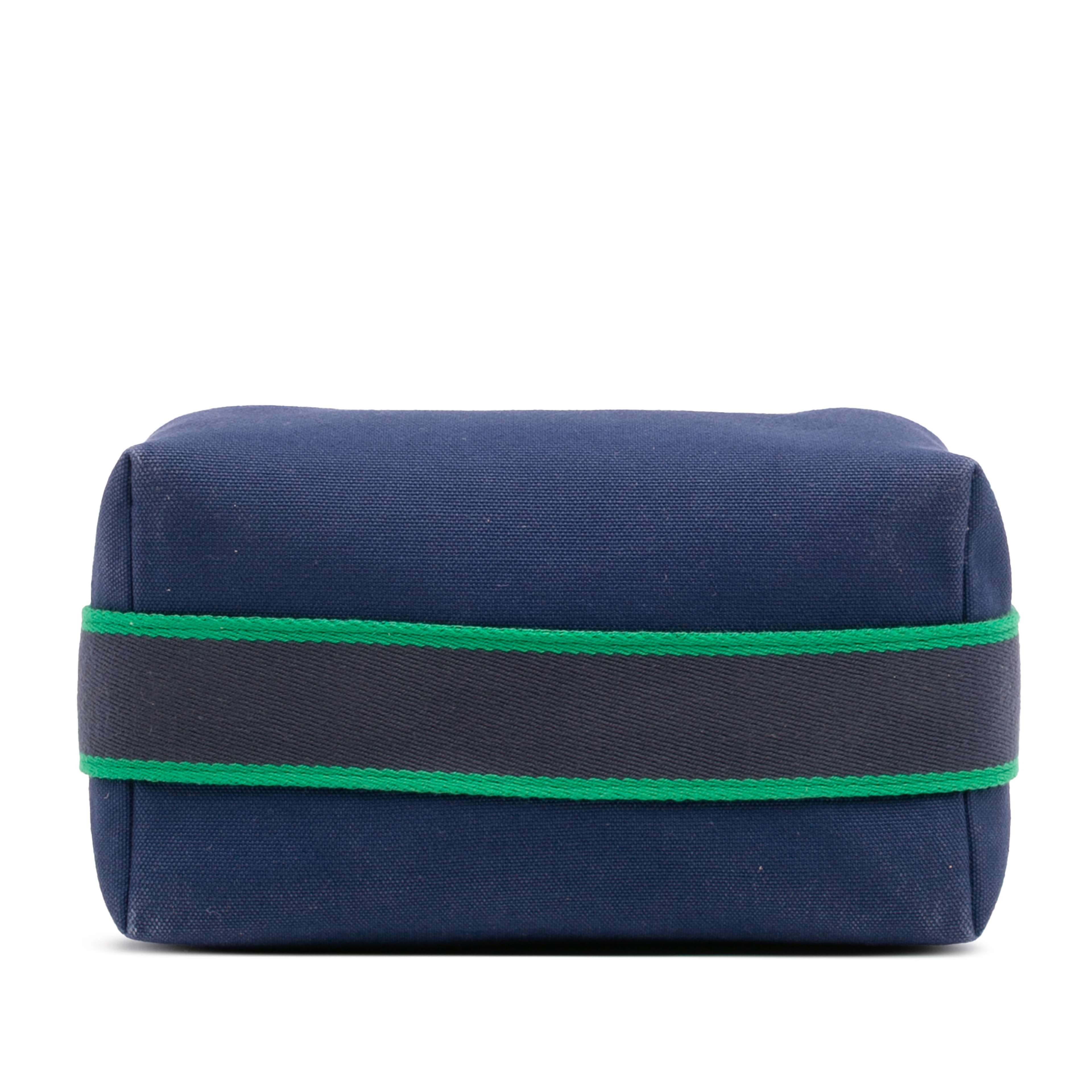 Hermès Small Canvas Bride A Brac Case, från Luxclusif, i färgen dark blue. Klicka för att öppna bilden i stort format