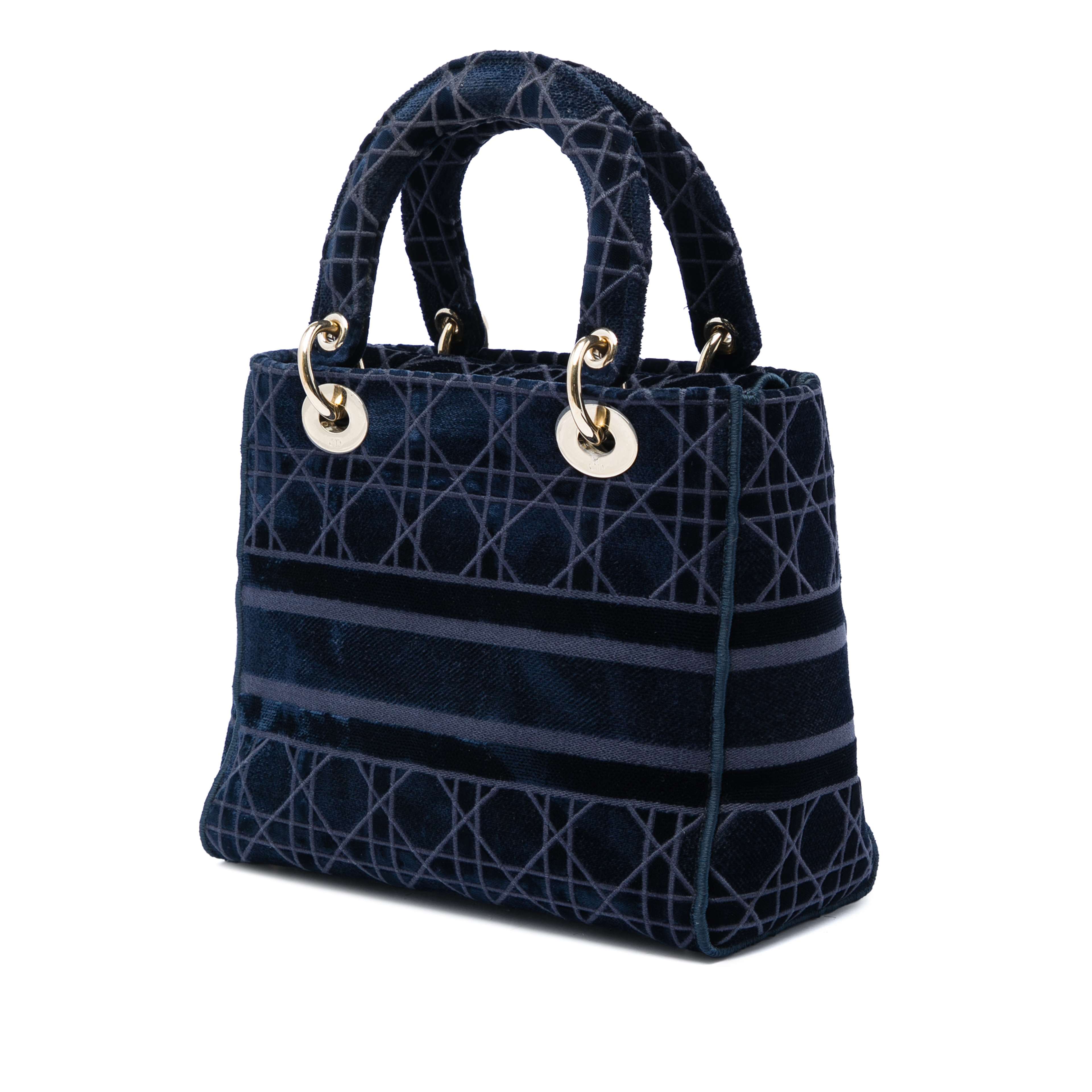 Dior Medium Velvet Cannage Lady D Lite, från Luxclusif, i färgen blå. Klicka för att öppna bilden i stort format