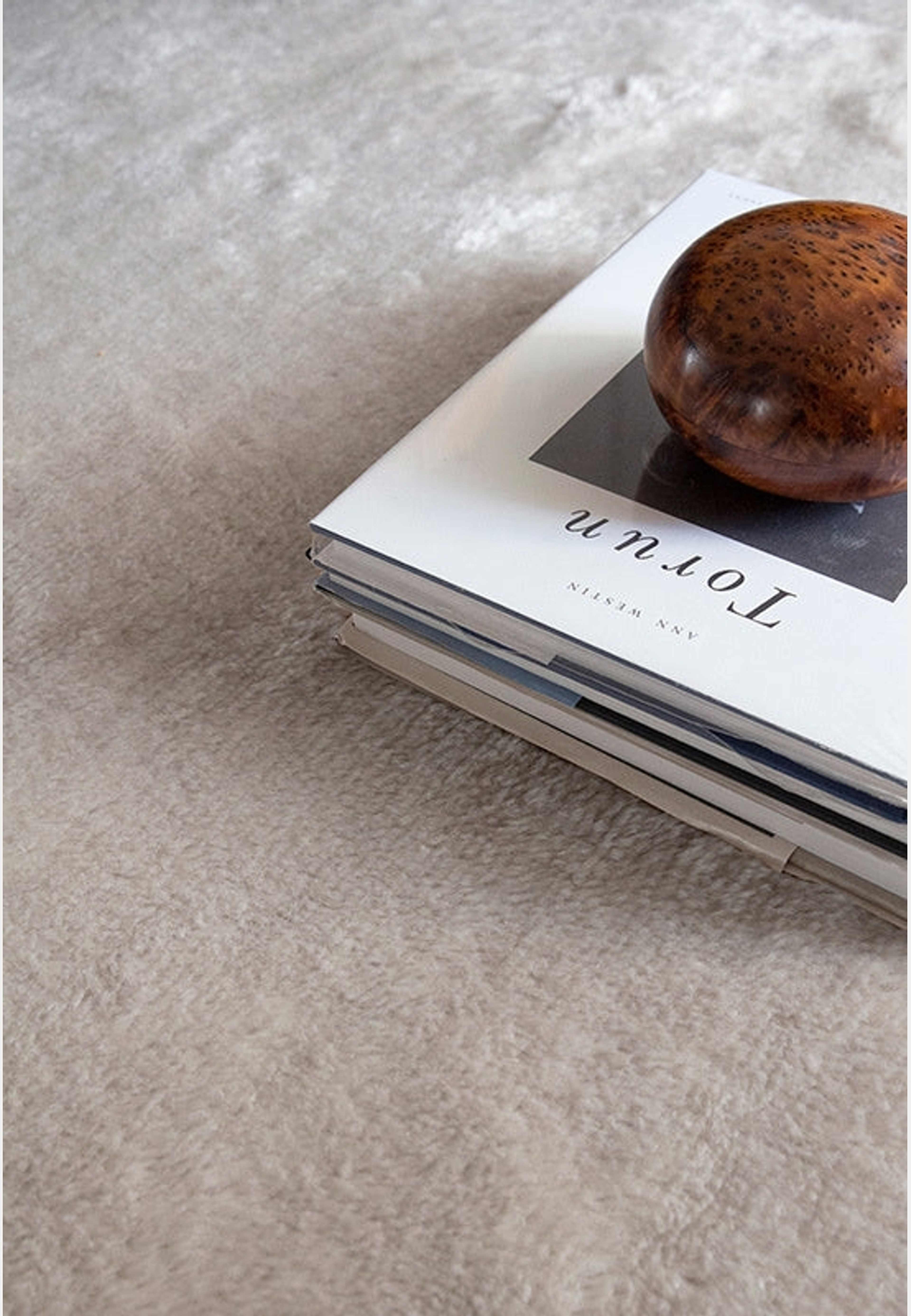 Artisan Francis Pearl, från Layered, i färgen francis pearl. Klicka för att öppna bilden i stort format