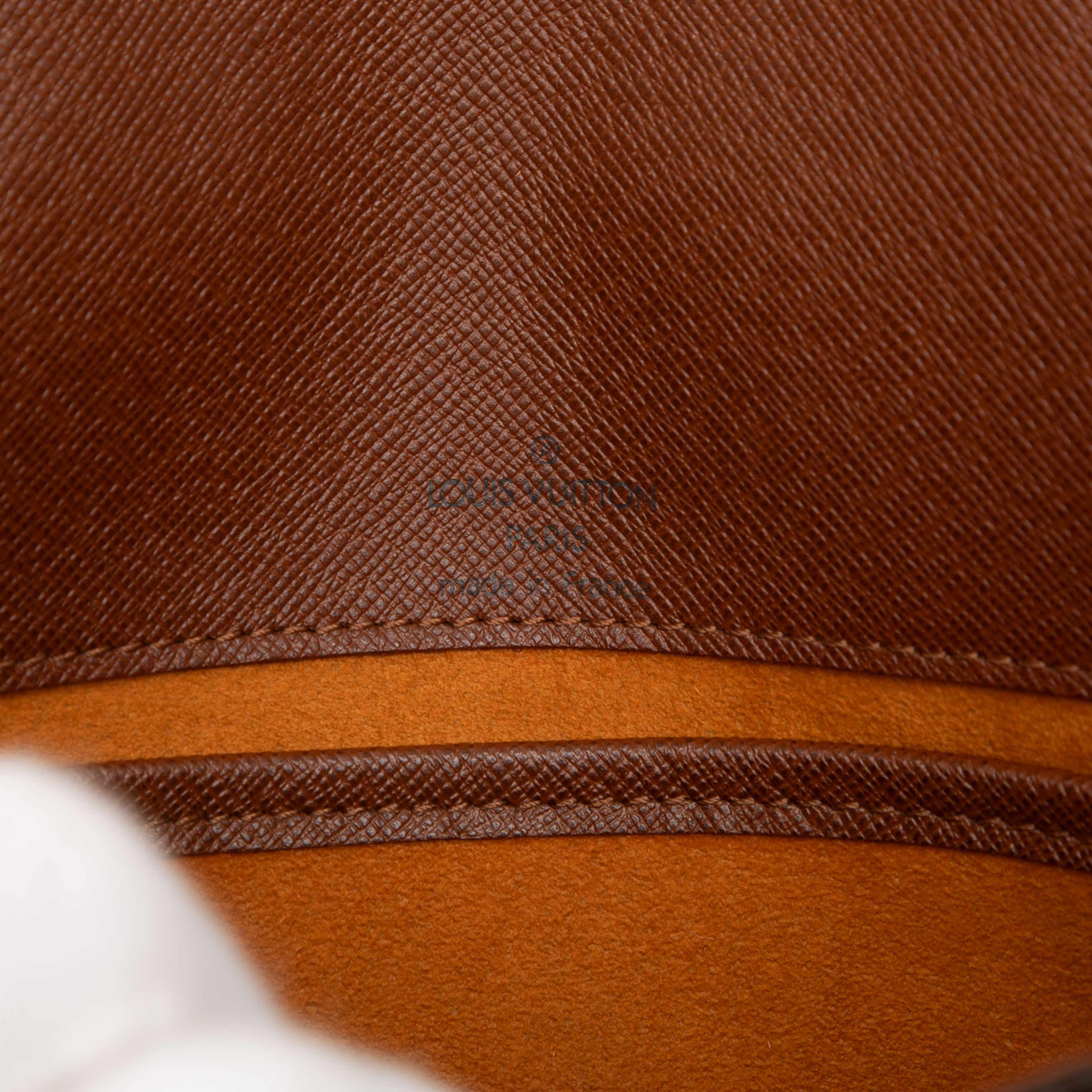 Louis Vuitton Monogram Musette Tango Short Strap, från Luxclusif, i färgen brown. Klicka för att öppna bilden i stort format