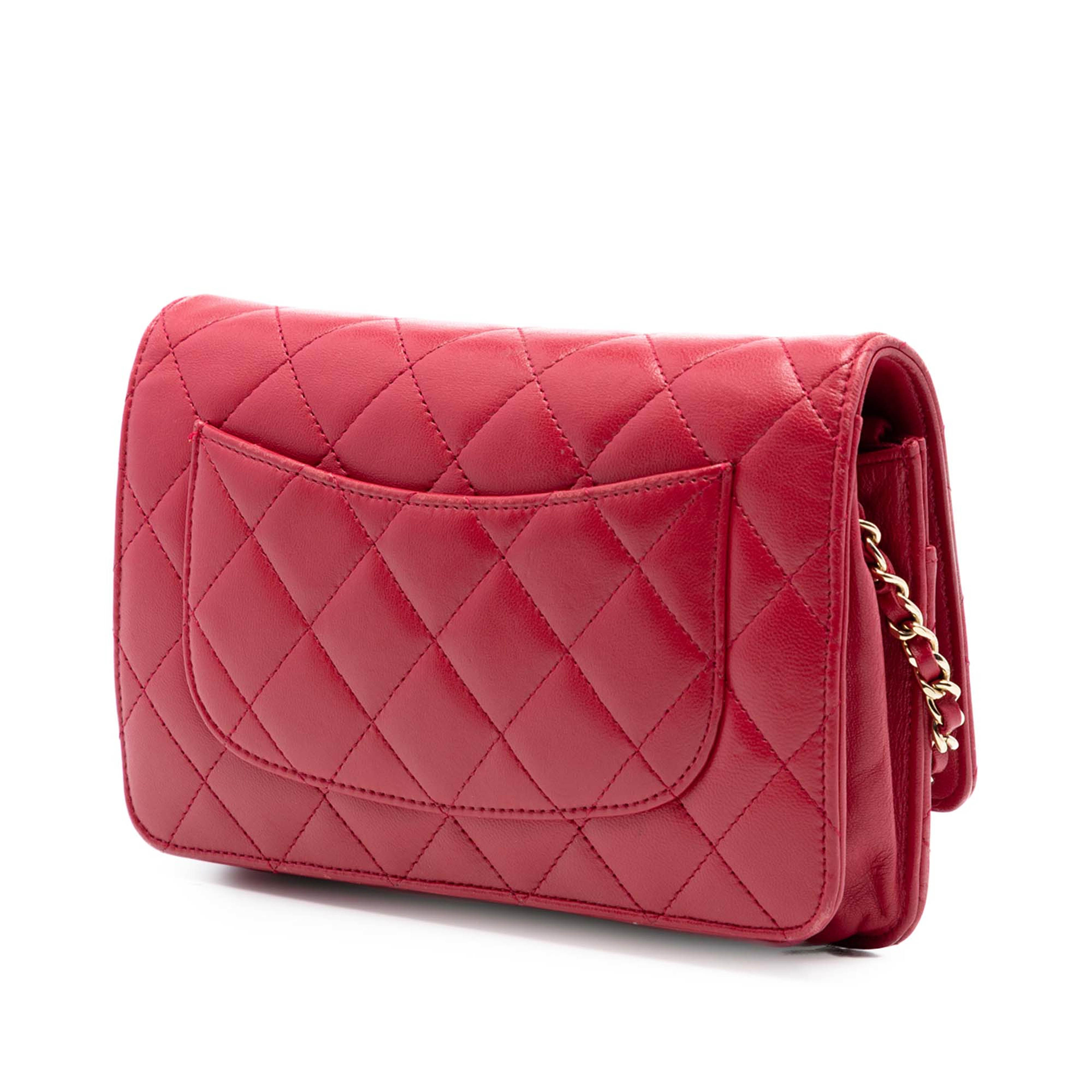 Chanel Cc Quilted Lambskin Wallet On Chain, från Luxclusif, i färgen röd. Klicka för att öppna bilden i stort format