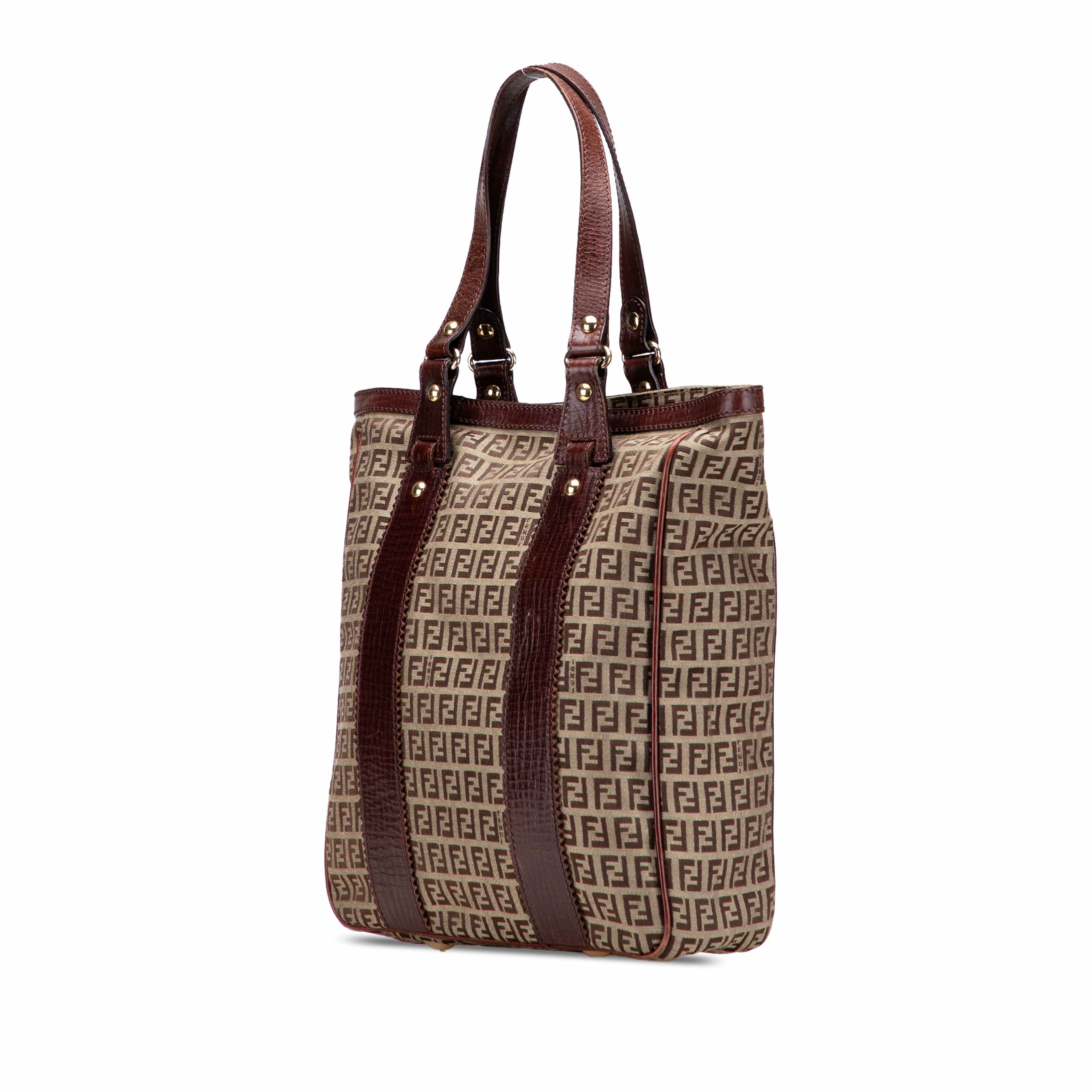 Fendi Zucchino Canvas Tote, från Luxclusif, i färgen beige.