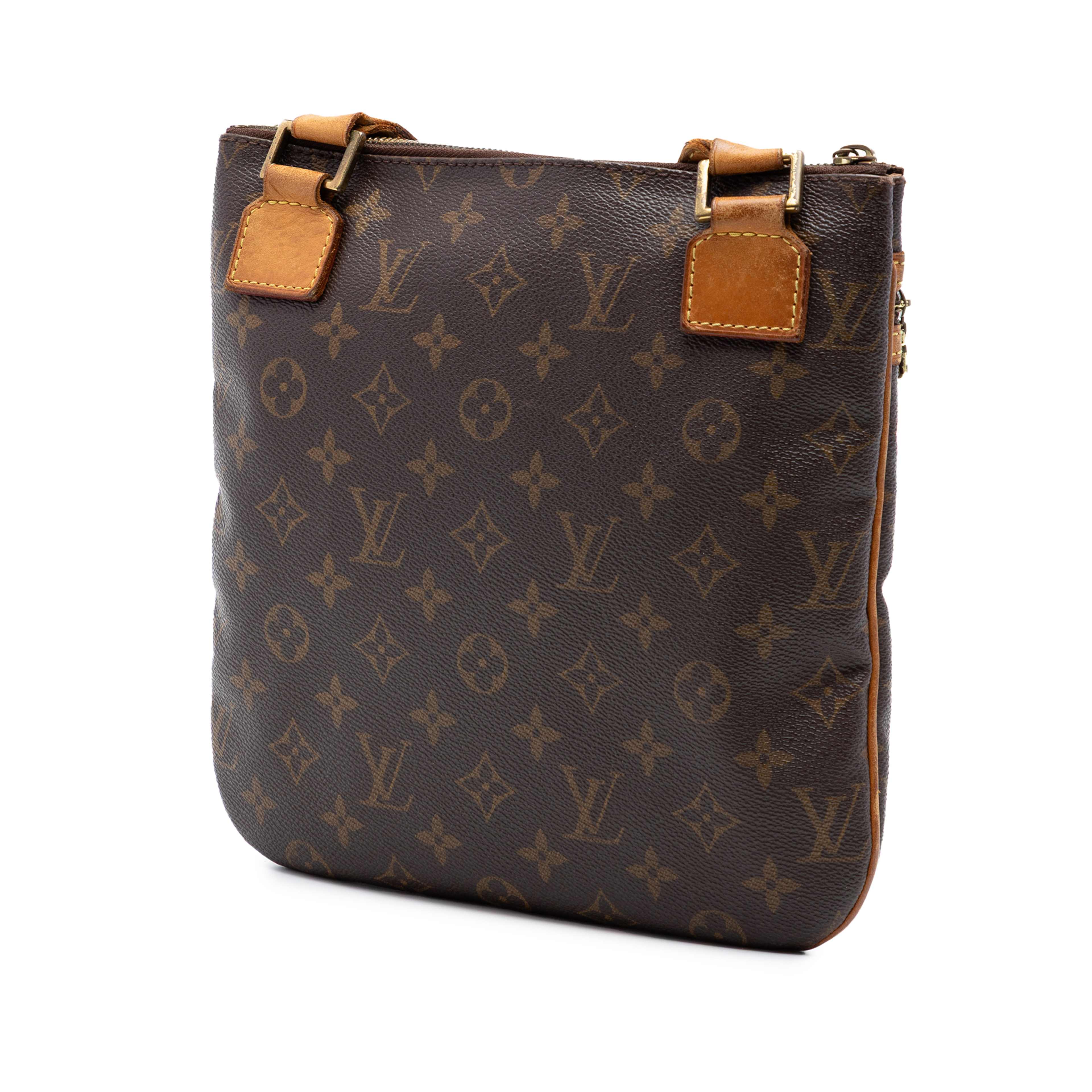 Louis Vuitton Monogram Bosphore Pochette, från Luxclusif, i färgen brun. Klicka för att öppna bilden i stort format