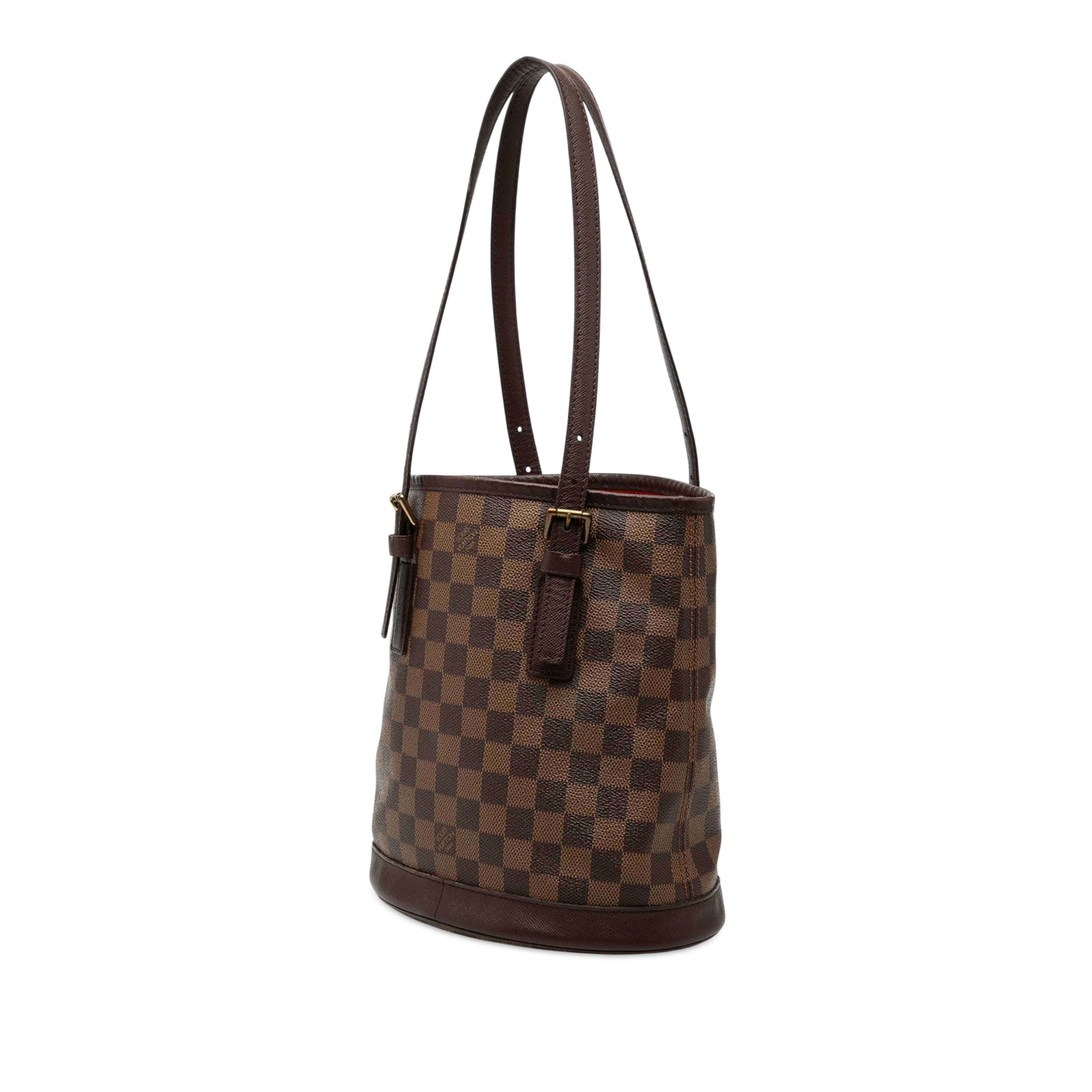 Louis Vuitton Damier Ebene Marais, från Luxclusif, i färgen brown. Klicka för att öppna bilden i stort format