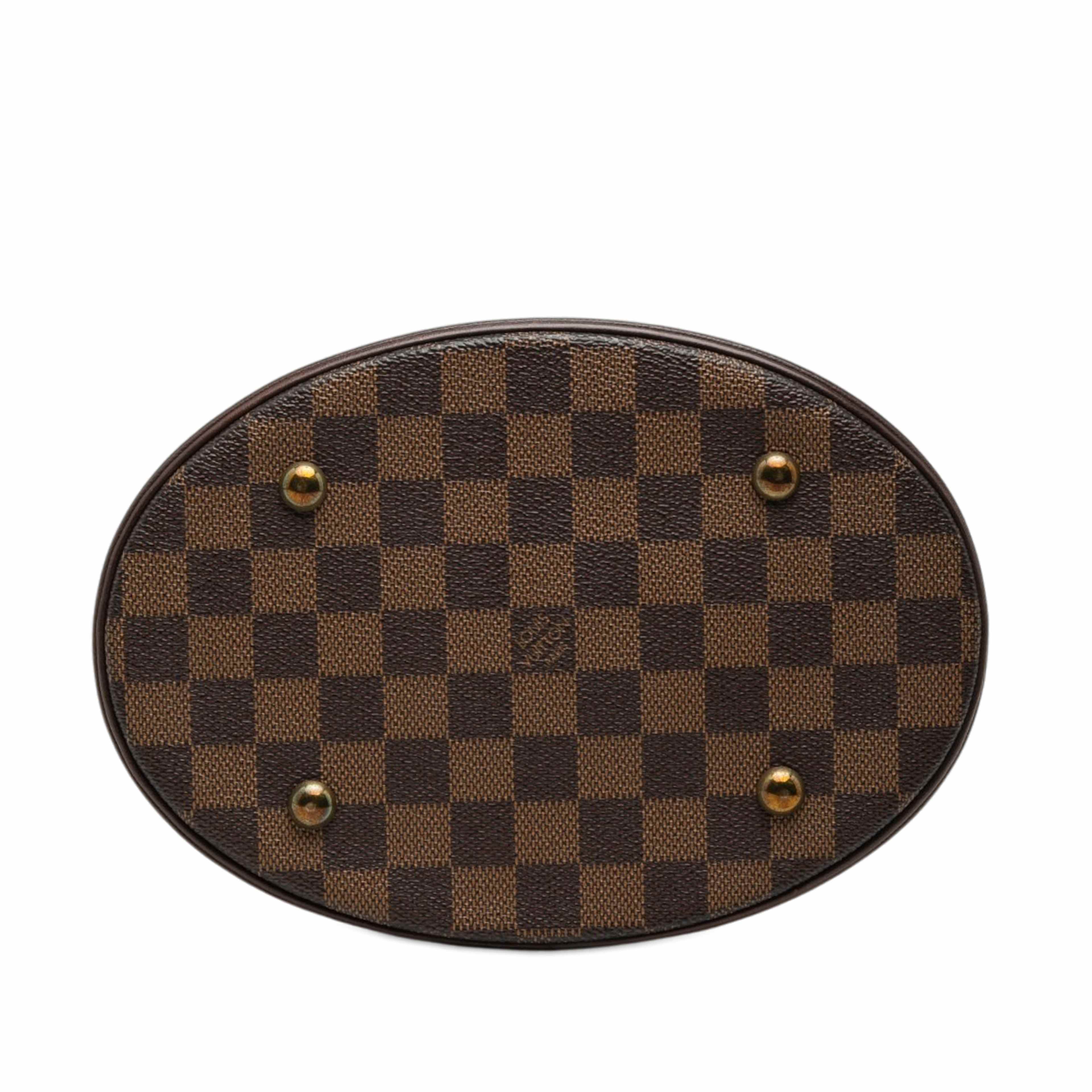 Louis Vuitton Damier Ebene Marais, från Luxclusif, i färgen brown. Klicka för att öppna bilden i stort format