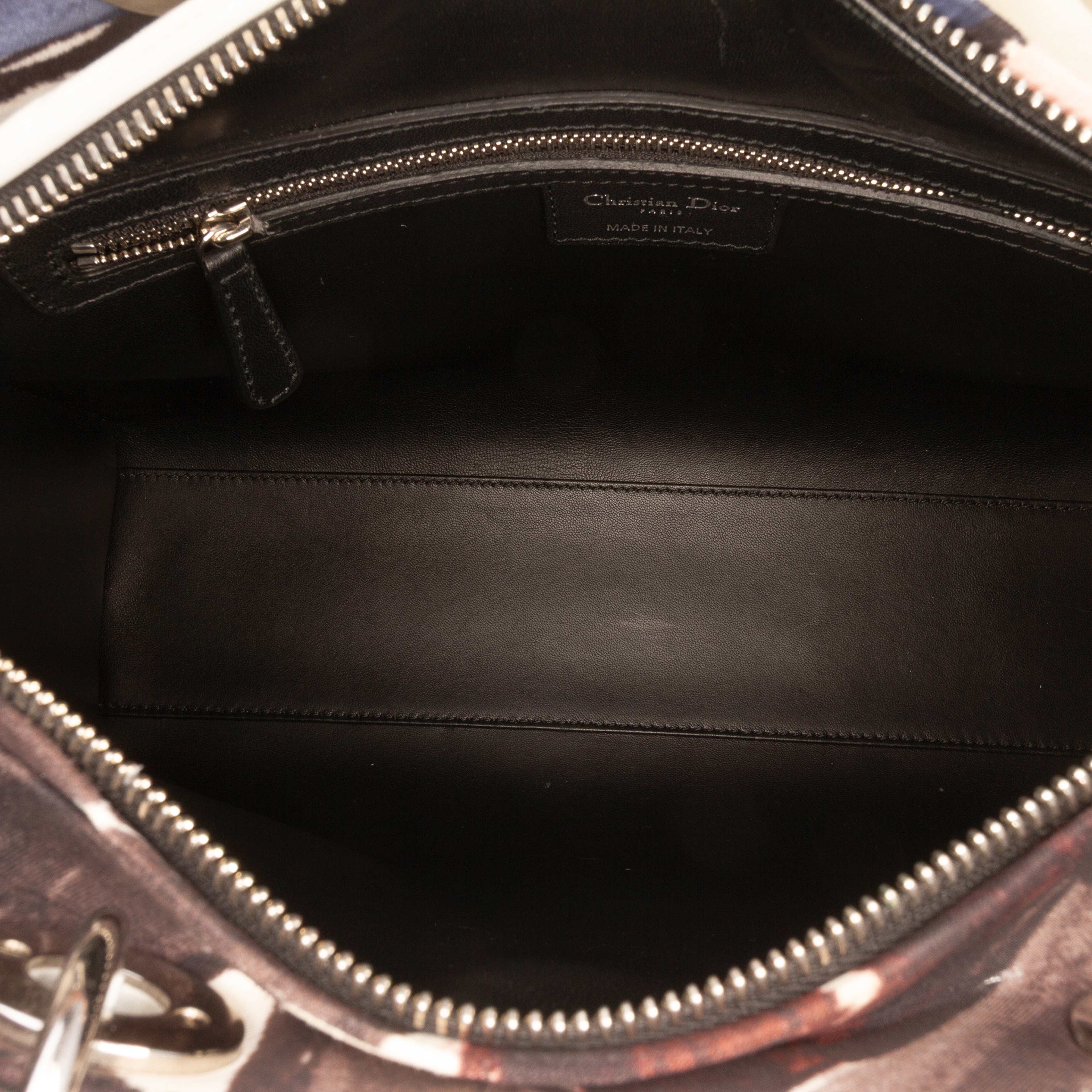 Dior Large Canvas Floral Graffiti Lady Dior, från Luxclusif, i färgen multi. Klicka för att öppna bilden i stort format