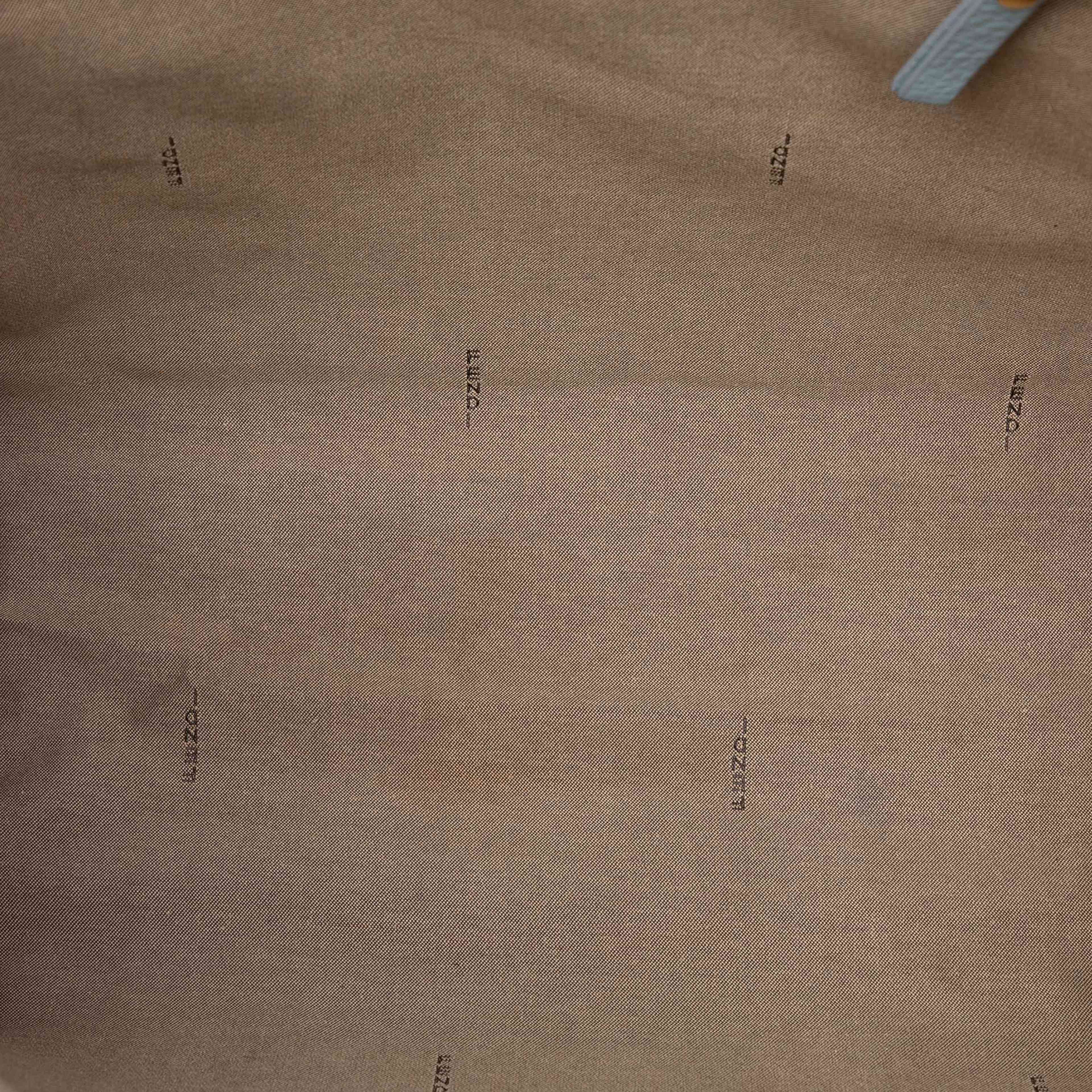 Fendi Zucca Trimmed Canvas Tote, från Luxclusif, i färgen beige. Klicka för att öppna bilden i stort format